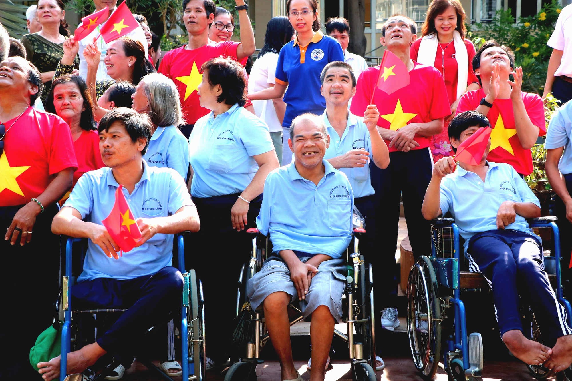 Giám đốc Sở Y tế TP.HCM đề xuất thanh toán BHYT khám lưu động cho người yếu thế - Ảnh 1.