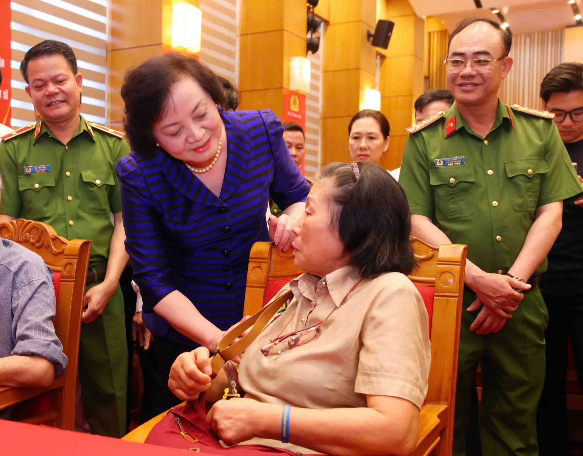 Bộ Công an phát động cao điểm thu nhận mẫu ADN thân nhân liệt sĩ chưa xác định thông tin  - Ảnh 4.