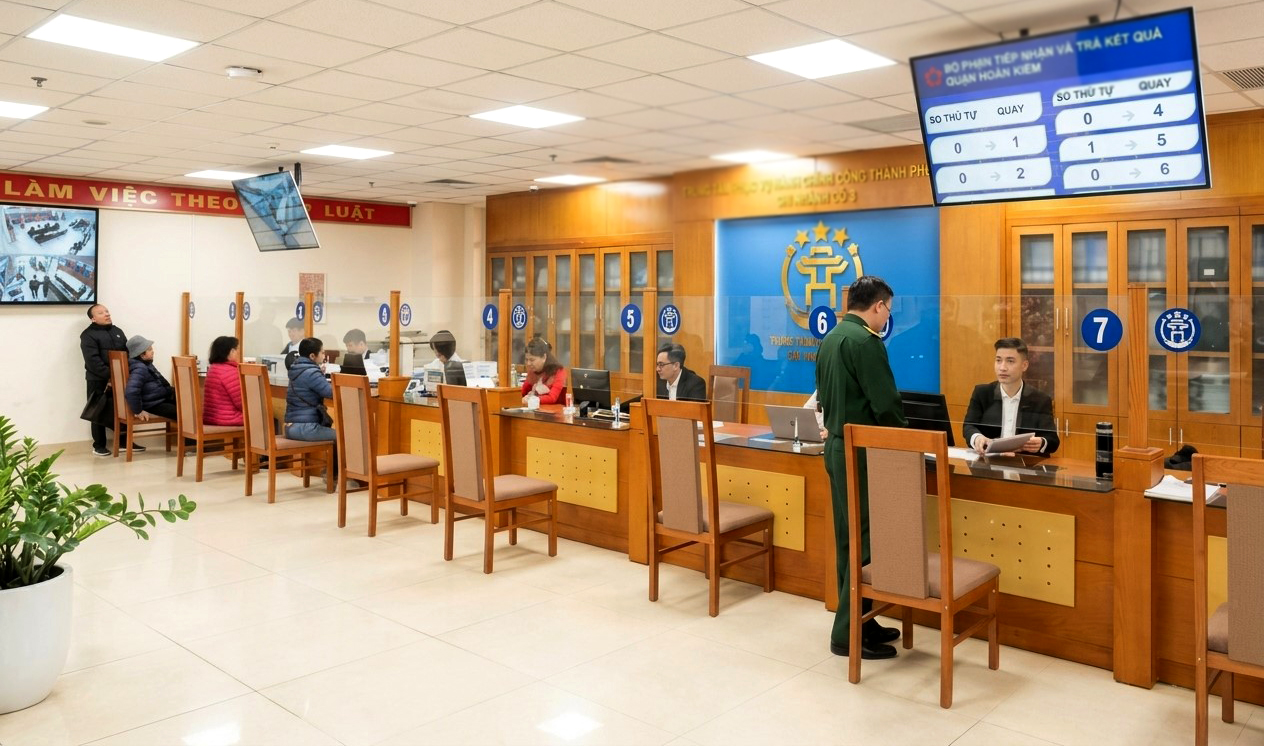 Vụ cụ bà 97 tuổi bị yêu cầu đến phường: Người dân cần một câu trả lời hay cần một lối đi? - Ảnh 1.