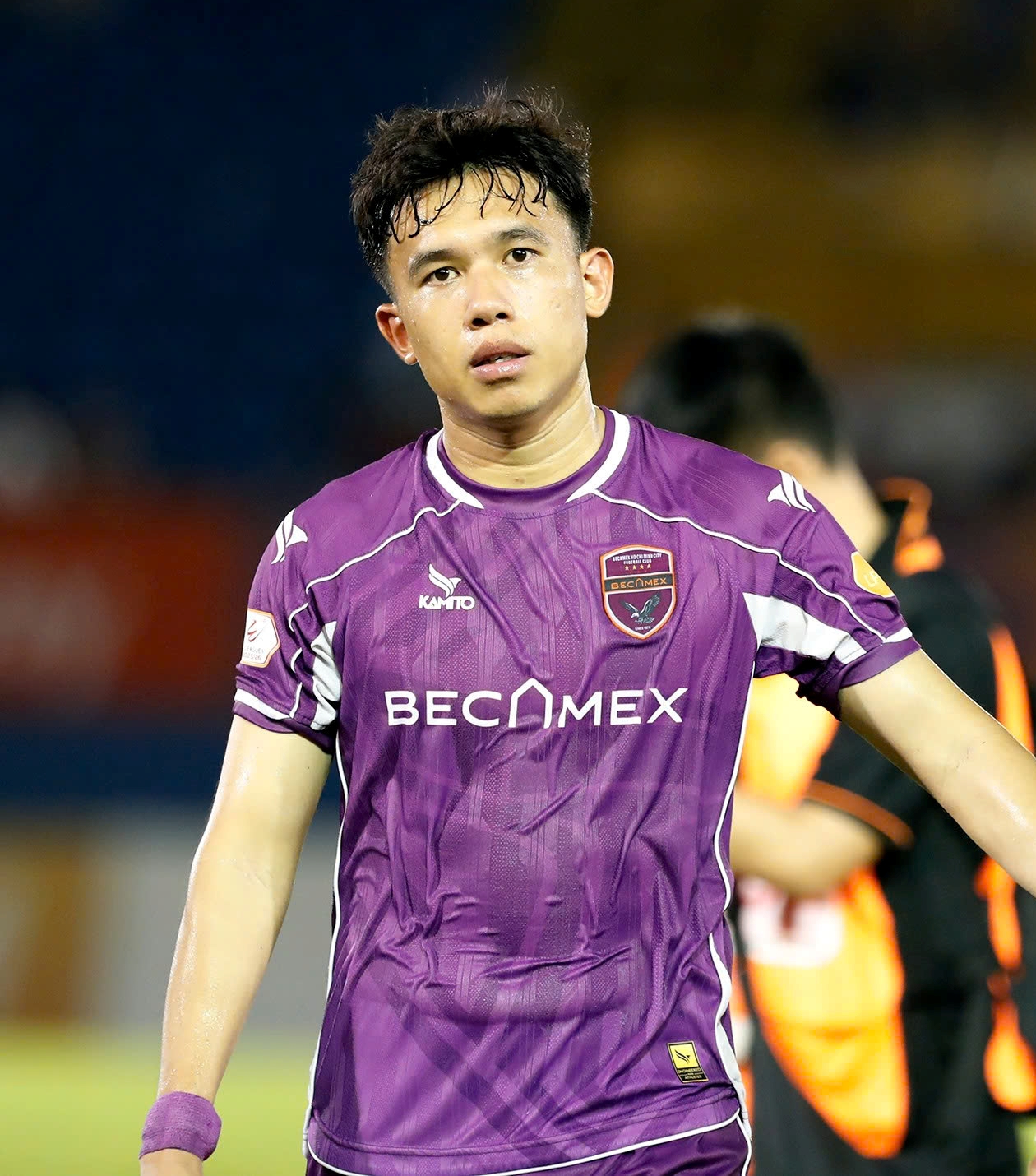 Minh Khoa cam kết ở lại giúp CLB trở lại V-League - Ảnh 1.