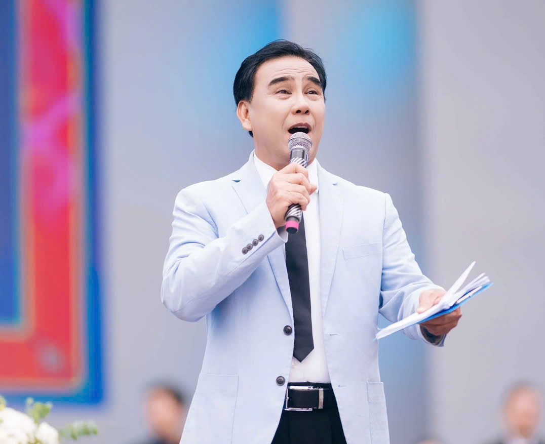 Nếu không có thành phố này, chắc không có tên Quyền Linh trong lòng khán giả - Ảnh 3. Nếu không có thành phố này, chắc không có tên Quyền Linh trong lòng khán giả - Ảnh 2.