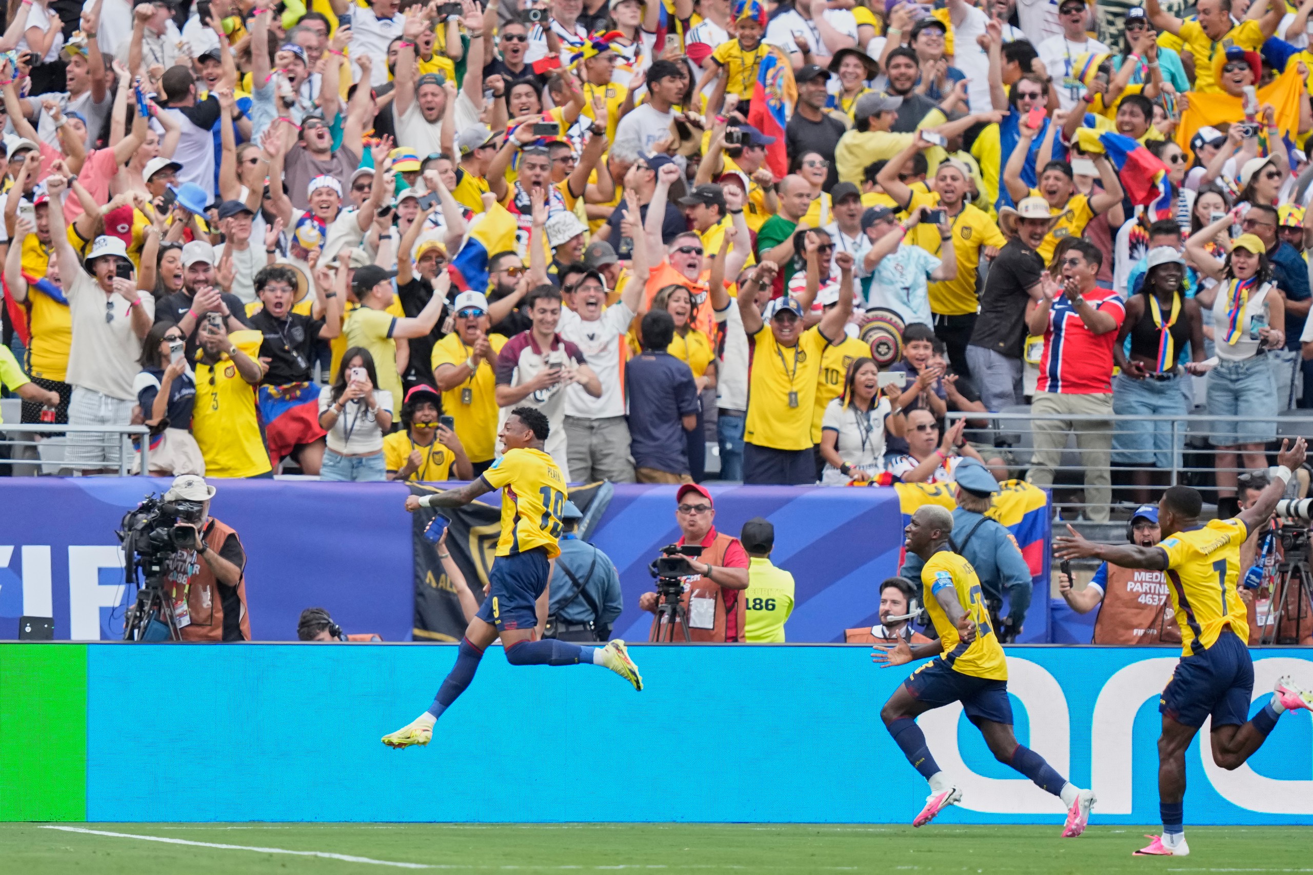 Ecuador - Đức (hiệp 2) 2-1: Plata nâng tỉ số - Ảnh 1.
