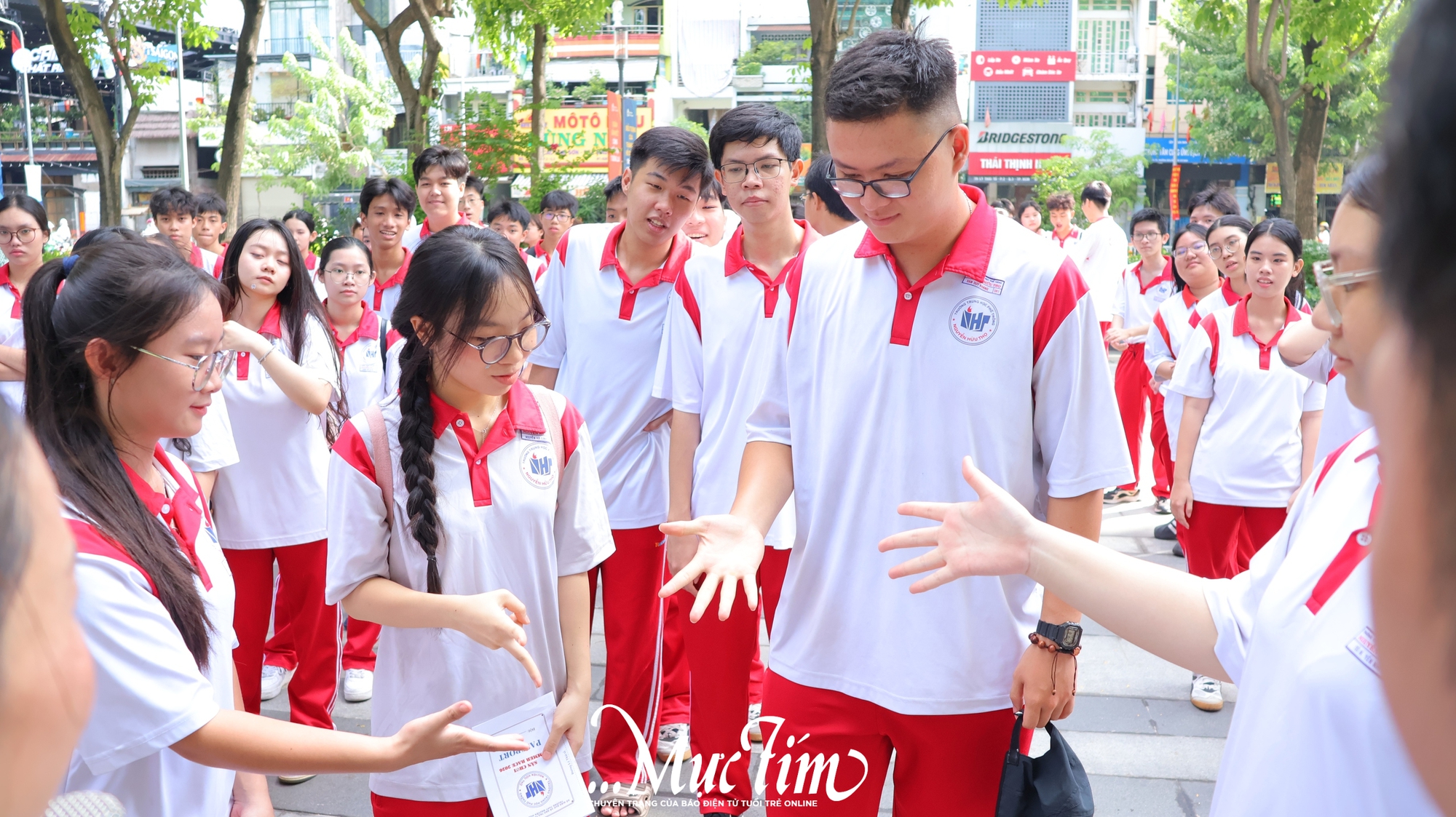 Học sinh Trường THPT Nguyễn Hữu Thọ tham gia lớp học mở, truy tìm kho báu tri thức - Ảnh 2.