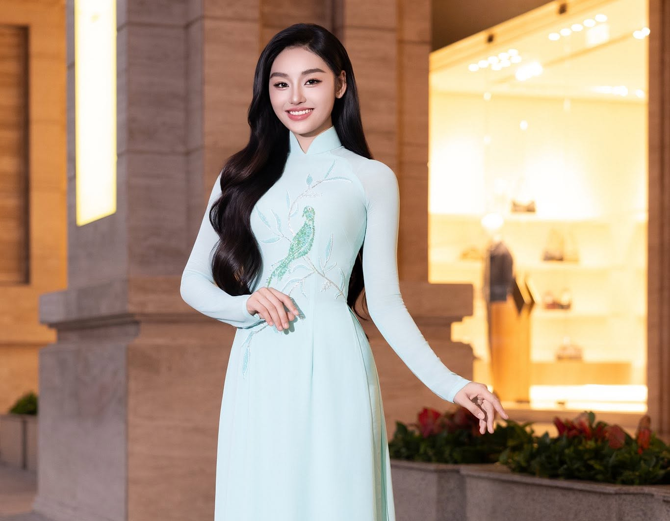 Điều gì khiến hoa hậu Phương Oanh, Quế Anh và Yến Nhi cùng yêu TP.HCM? - Ảnh 2.