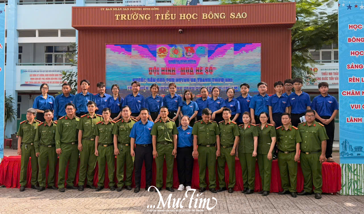200 thiếu nhi phường Bình Đông cùng xem phim điện ảnh giữa sân trường - Ảnh 5.