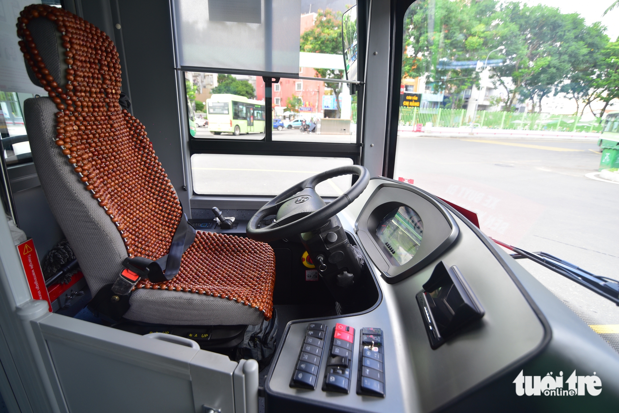 Cận cảnh dàn xe buýt tiện nghi, hiện đại trước ngày TP.HCM miễn phí vé cho người dân - Ảnh 9.