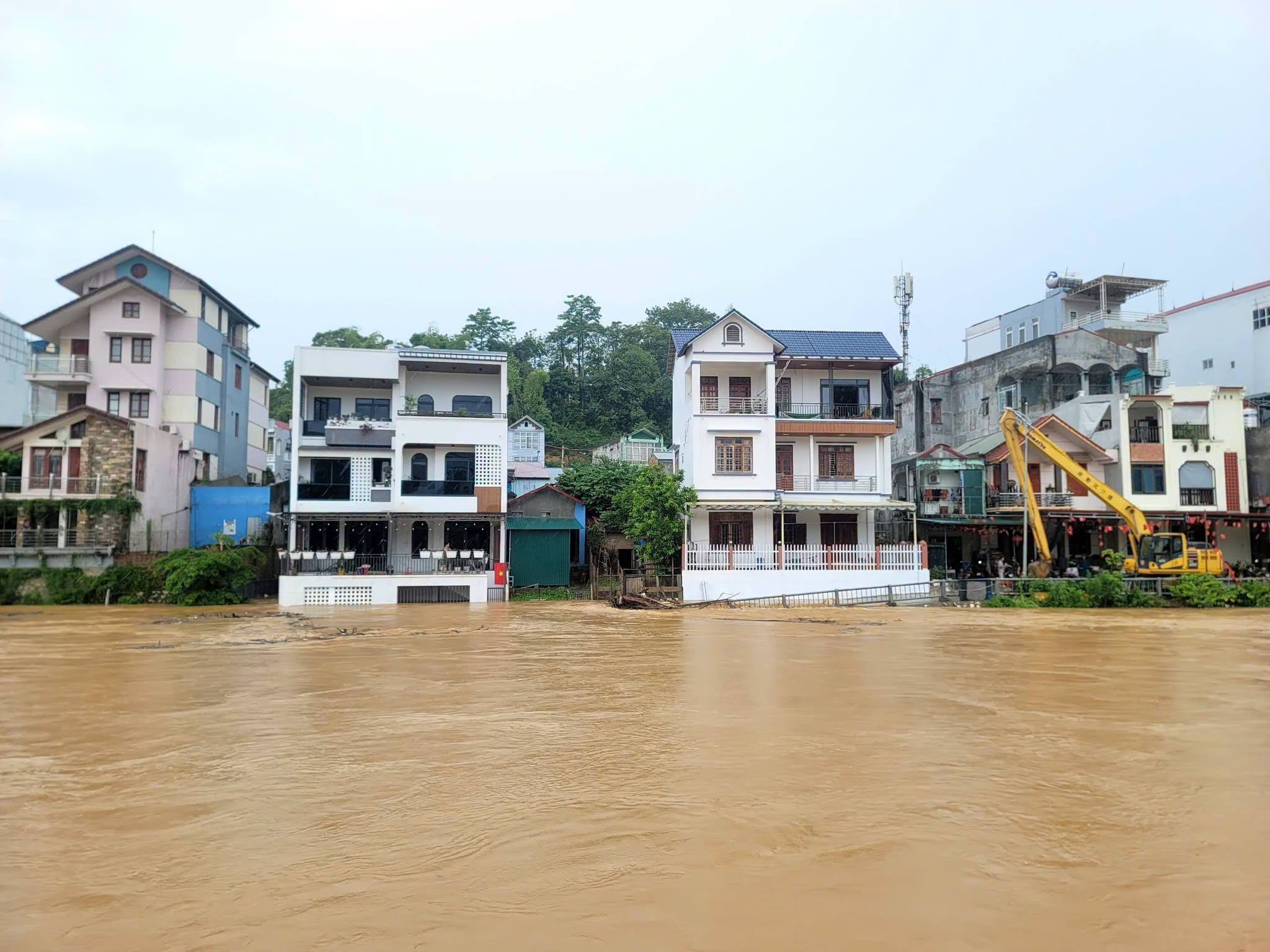 Hình ảnh mưa lớn gây ngập úng ở Cao Bằng - Ảnh 6.