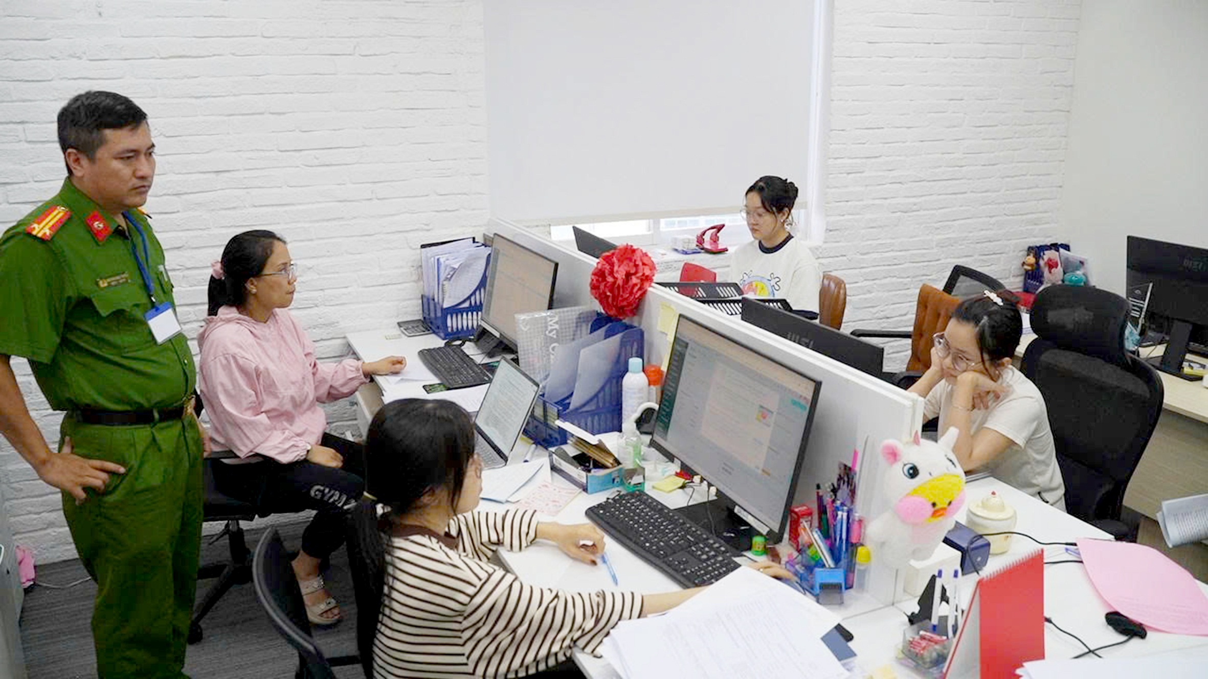 Vụ bẫy kỳ nghỉ: Có đòi lại được tiền bị lừa không? - Ảnh 1.