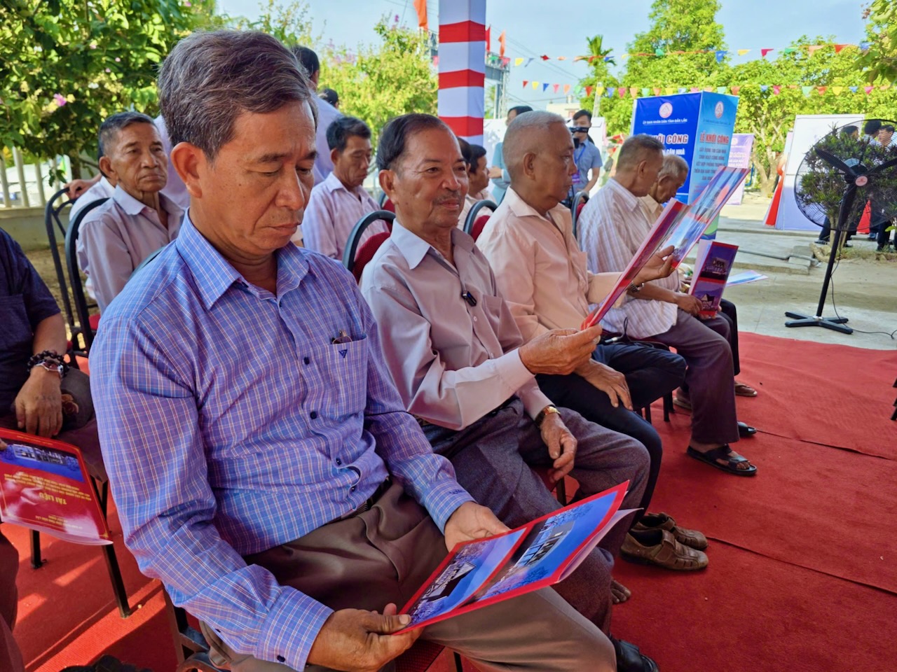 Khởi công 100 nhà cộng đồng tránh lũ tại Đắk Lắk - Ảnh 5.