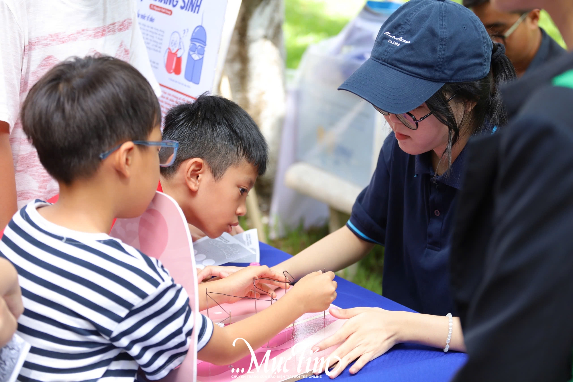 Bạn nhỏ hào hứng khám phá khoa học tại Hội sách thiếu nhi TP.HCM- Ảnh 5.