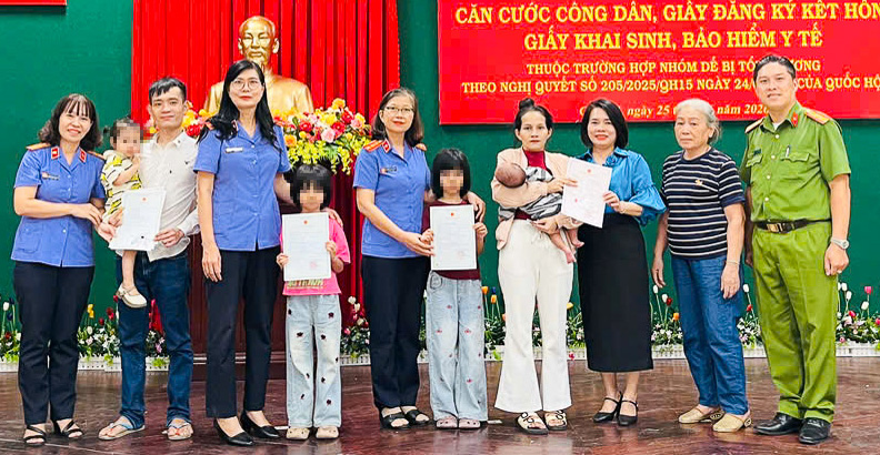 Tìm lại gia đình cho một cuộc đời lưu lạc - Ảnh 1.