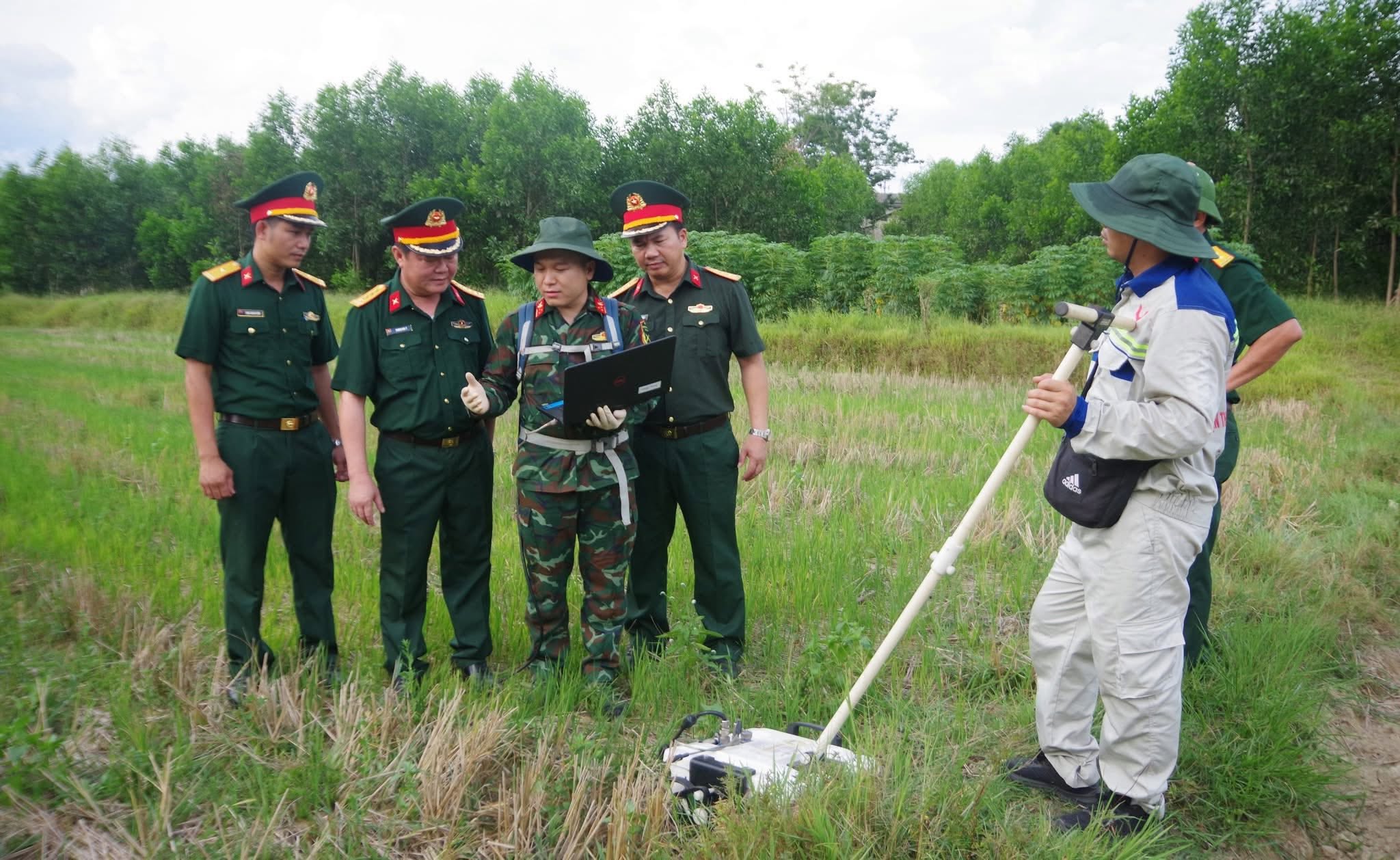 Khảo sát mộ liệt sĩ tập thể ở Quảng Trị bằng radar xuyên đất 2026 - Ảnh 1.