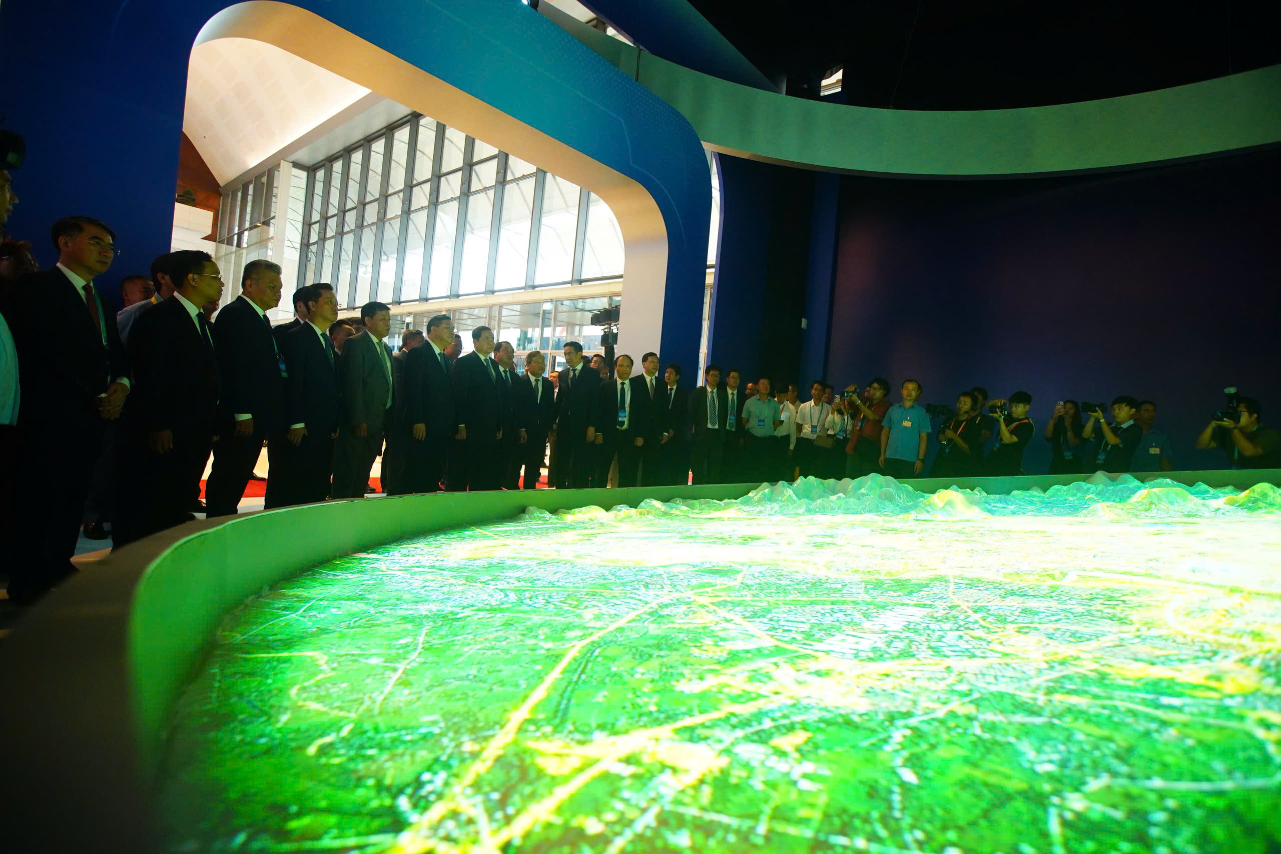 Công bố Quy hoạch thủ đô Hà Nội tầm nhìn 100 năm và đầu tư năm 2026 - Ảnh 3.