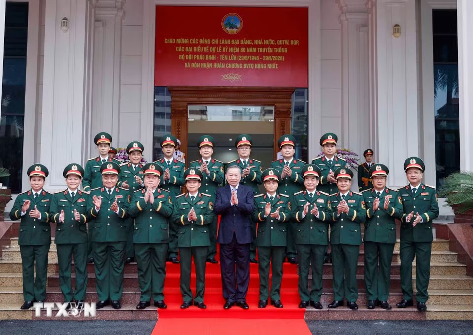 Tổng Bí thư, Chủ tịch nước Tô Lâm dự lễ kỷ niệm 80 năm Bộ đội Pháo binh - Tên lửa - Ảnh 4.