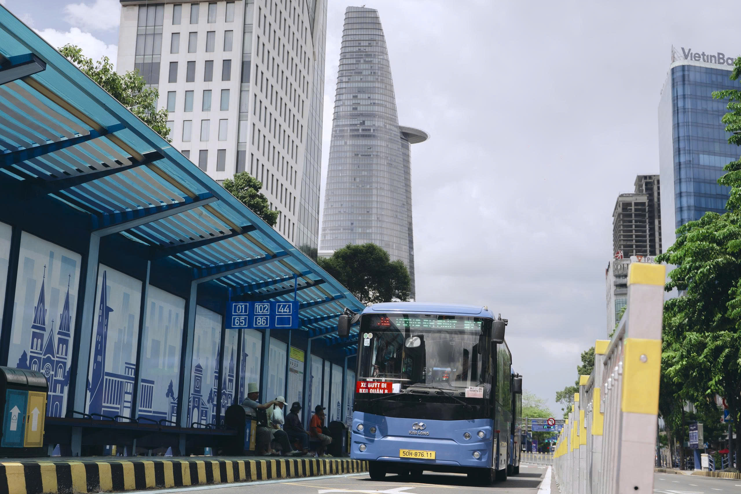 Miễn phí xe buýt từ 1-7: Cú hích cho giao thông công cộng - Ảnh 3.