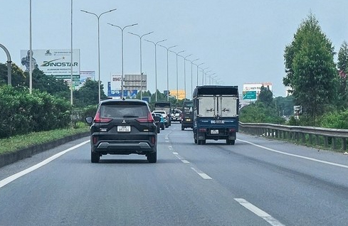 đường cao tốc - Ảnh 1.