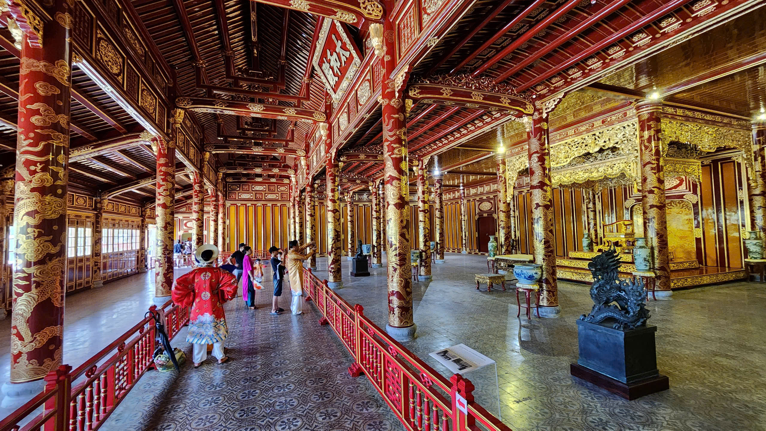 ngai vàng - Ảnh 2.