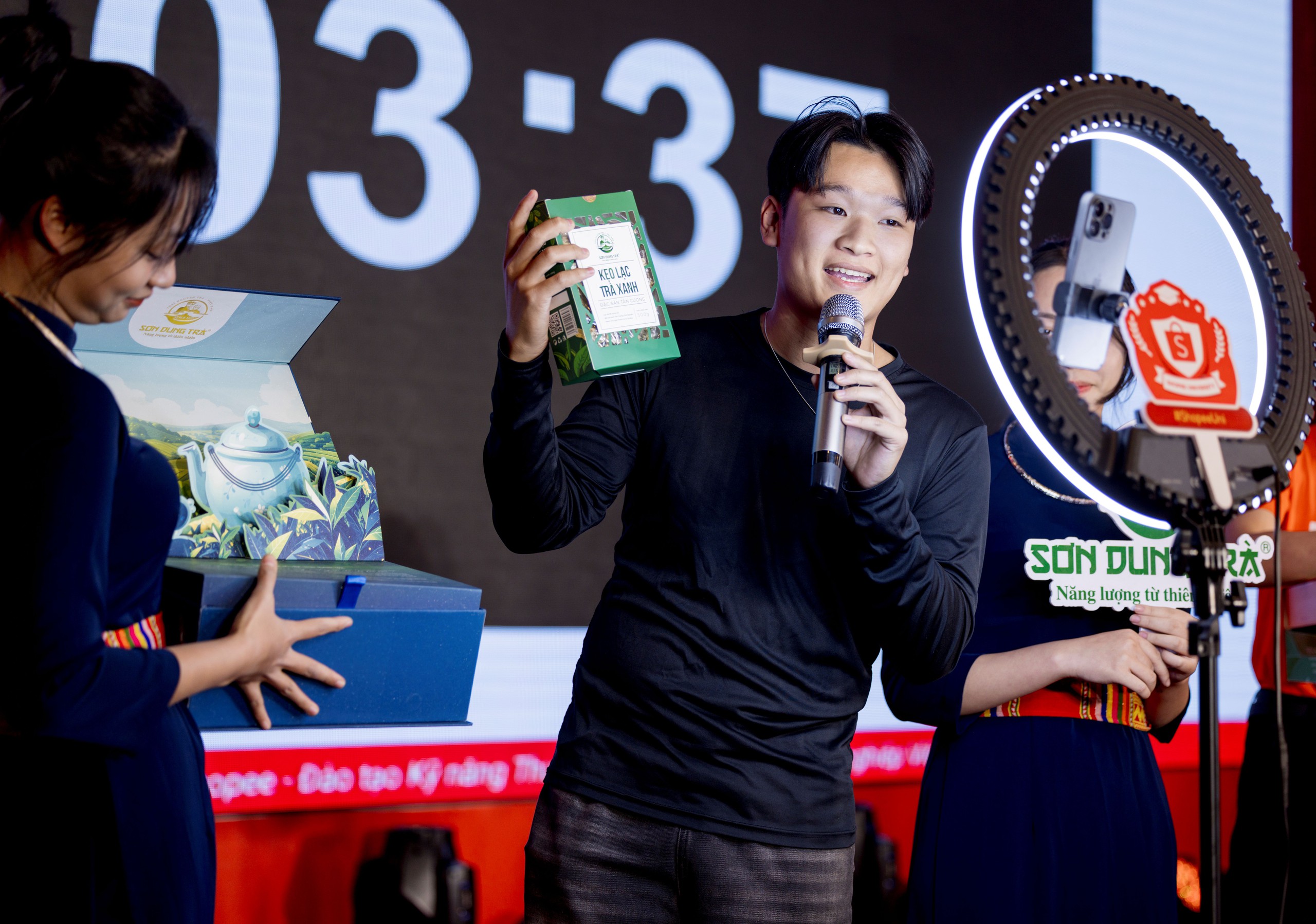 Giám đốc Thương mại Shopee Việt Nam: Thương mại điện tử bước vào cuộc đua chất lượng - Ảnh 1.