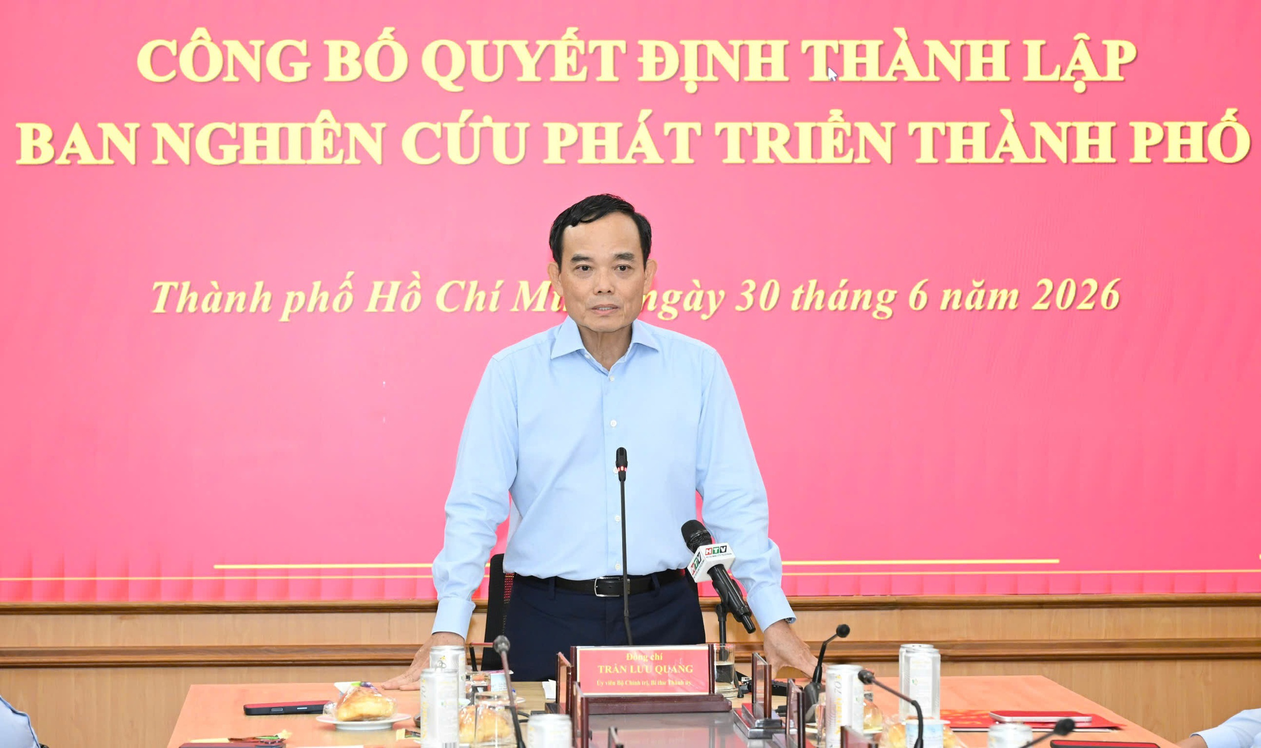Công bố quyết định thành lập Ban Nghiên cứu phát triển TP.HCM - Ảnh 1.