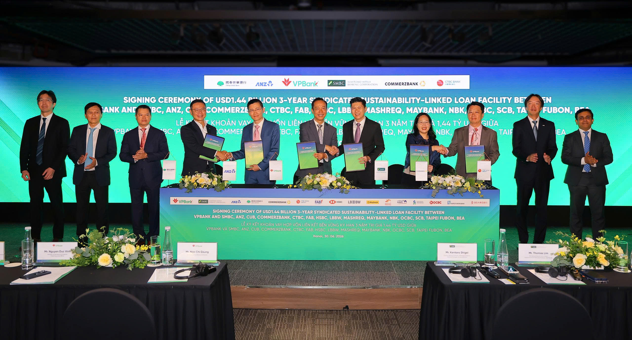 VPBank ký kết khoản vay hợp vốn liên kết bền vững đầu tiên trị giá 1,44 tỉ USD - Ảnh 1.