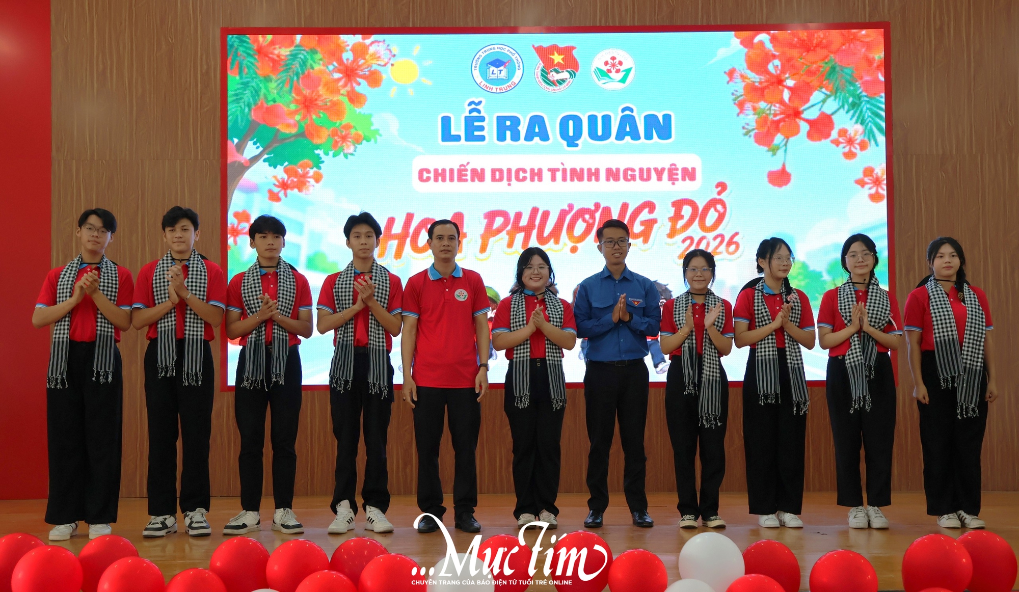 Hơn 300 chiến sĩ Hoa phượng đỏ THPT phấn khởi tham dự lễ ra quân cấp trường- Ảnh 8.