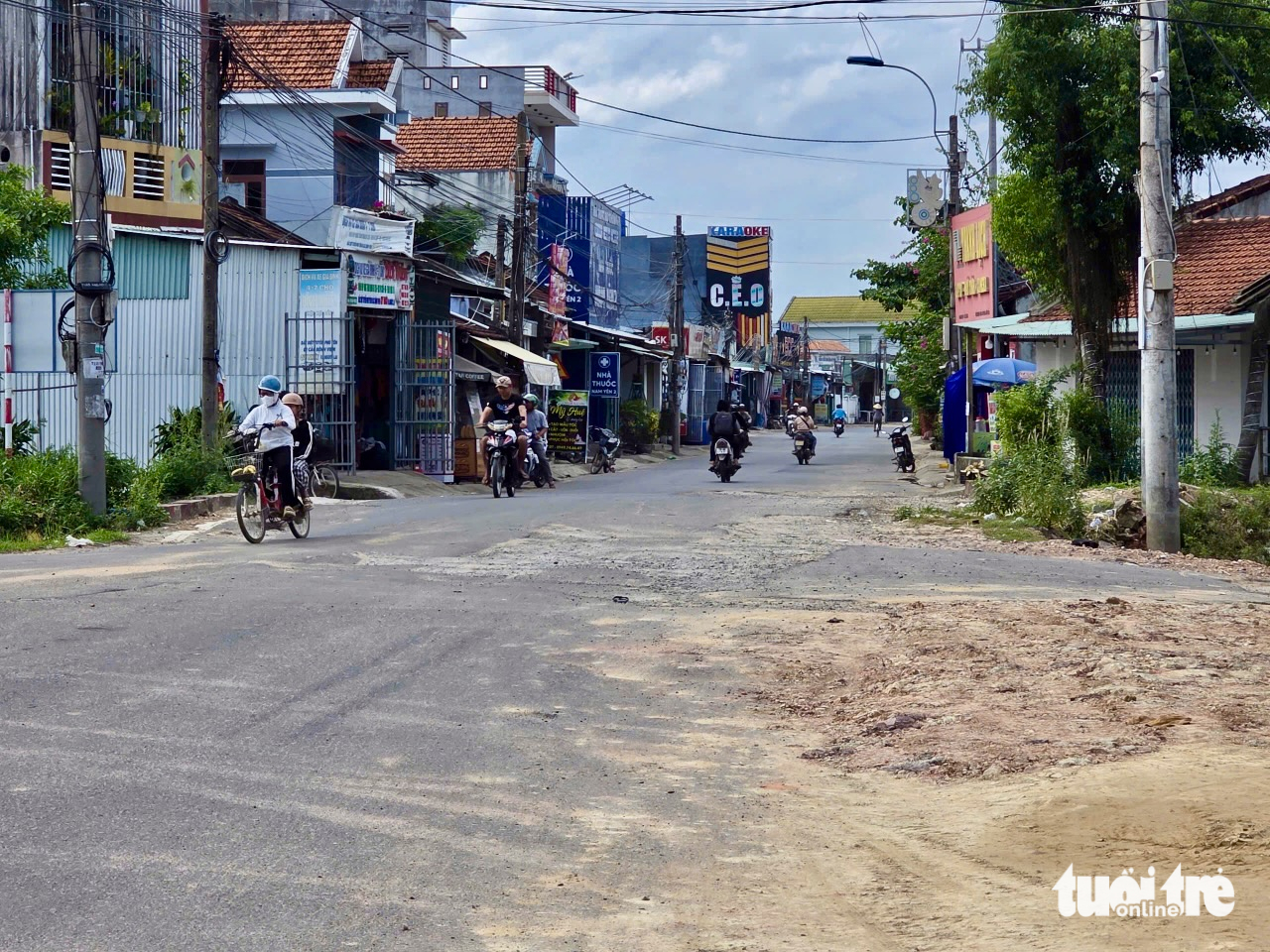 Nửa năm sau lũ lịch sử, nhiều cầu đường ở đông Đắk Lắk vẫn chưa được sửa - Ảnh 3.