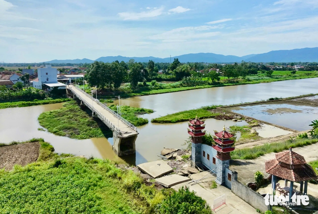 Nửa năm sau lũ lịch sử, nhiều cầu đường ở đông Đắk Lắk vẫn chưa được sửa - Ảnh 1.