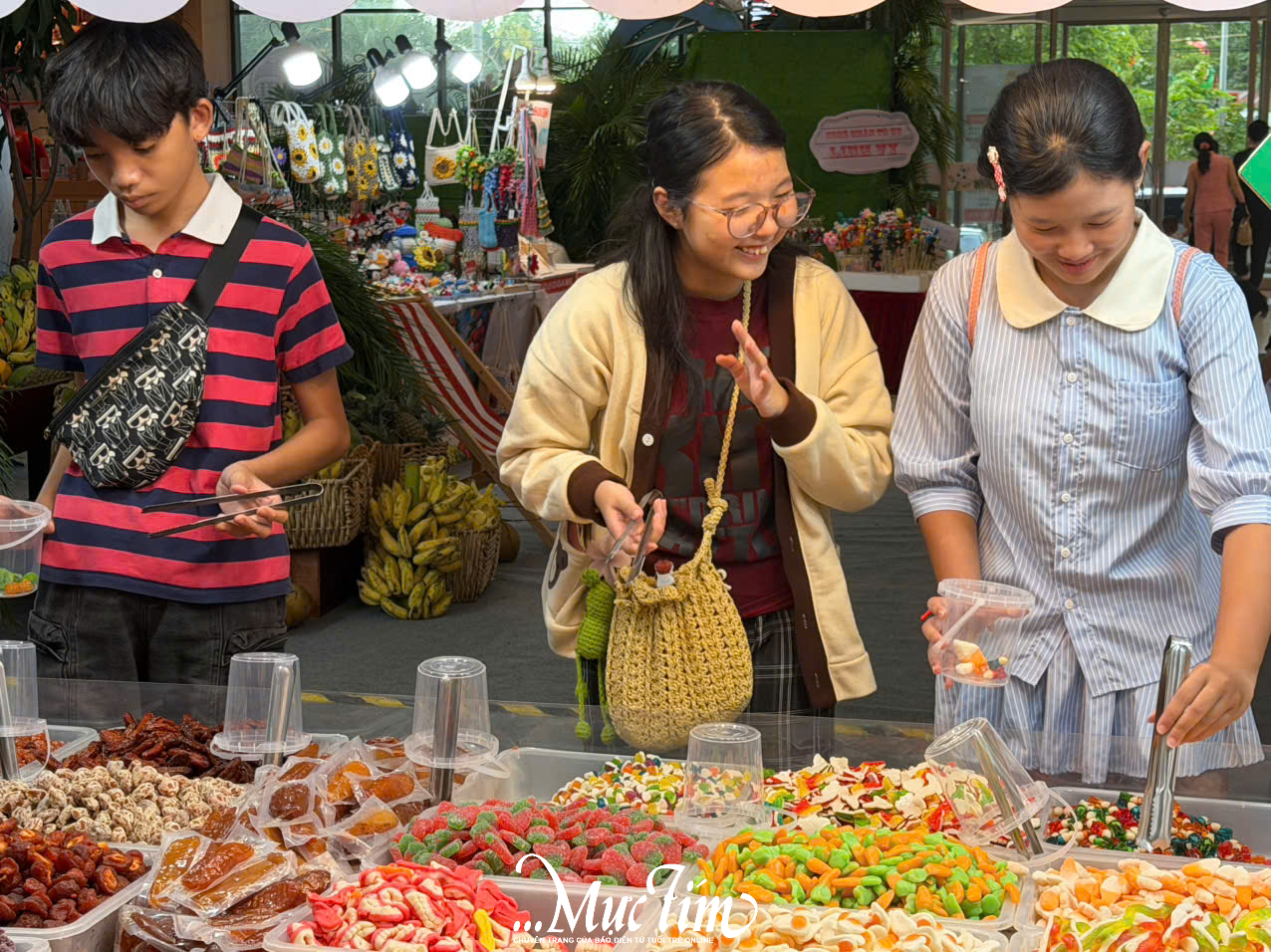 Check-in cổng rồng phụng, khám phá lễ hội trái cây giữa lòng TP.HCM- Ảnh 7.