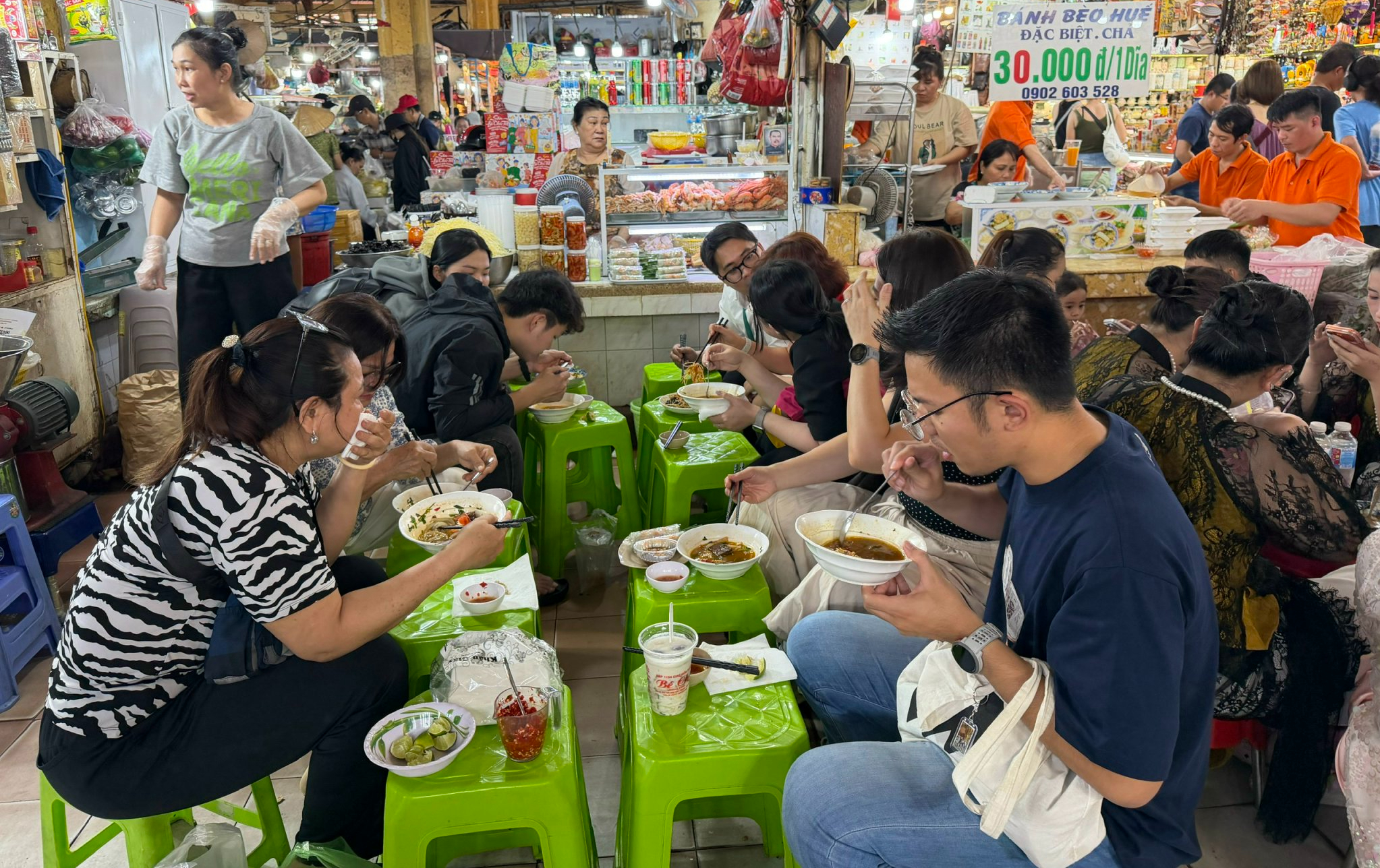 Michelin Guide tại TP.HCM có đang bỏ quên bánh mì? - Ảnh 1.
