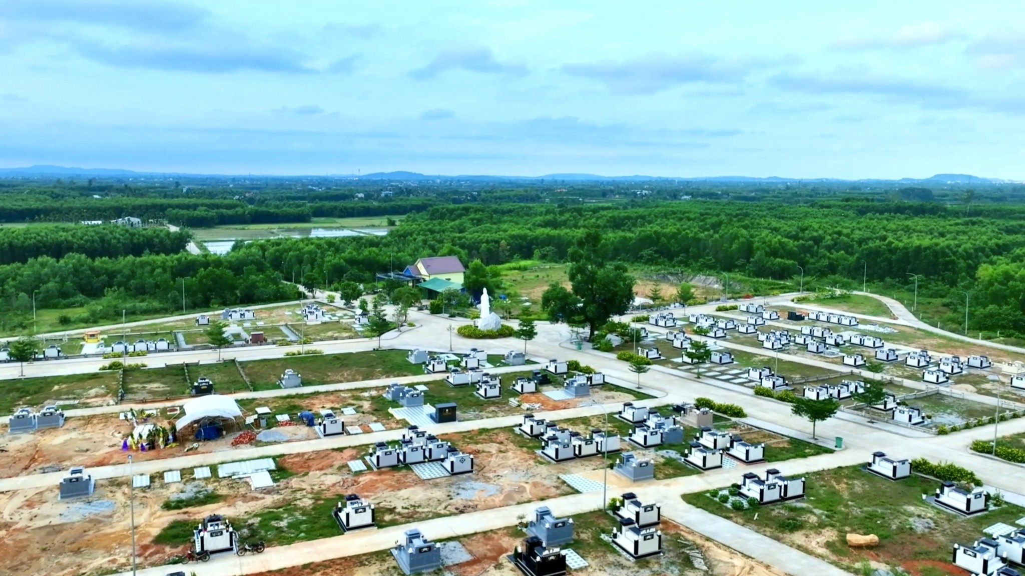 Tìm nhà đầu tư xây công viên nghĩa trang hơn 781 tỉ đồng ở Quảng Ngãi - Ảnh 1.