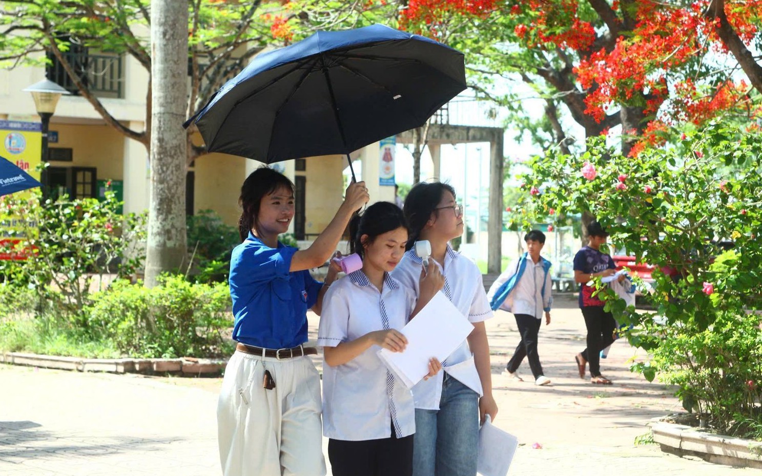 Điểm chuẩn tuyển sinh lớp 10 Ninh Bình: cao nhất 24,5 điểm- Ảnh 2.