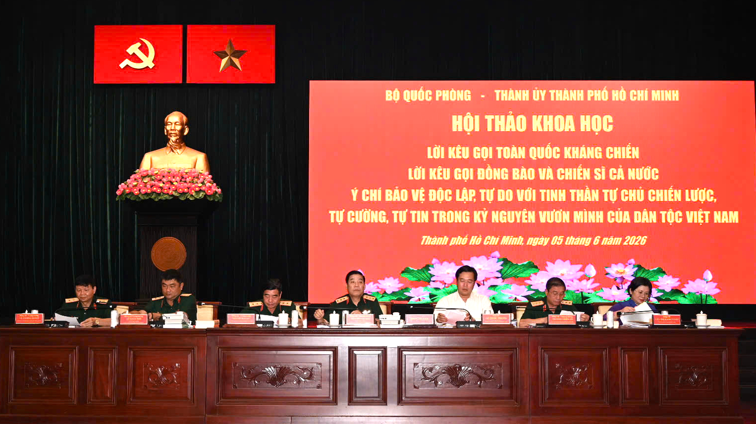 Chủ tịch Hồ Chí Minh - Ảnh 1.