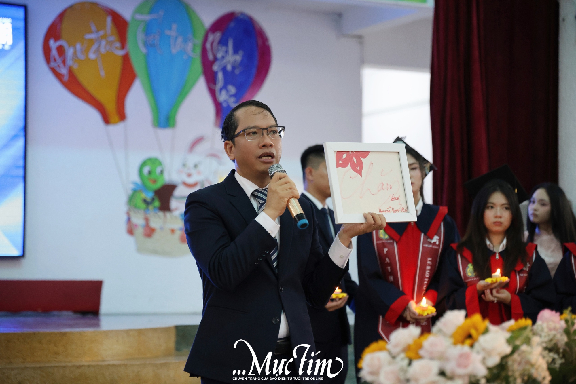 Thầy cô Pathway School thắp lên ngọn nến trưởng thành cho học sinh lớp 12- Ảnh 12.