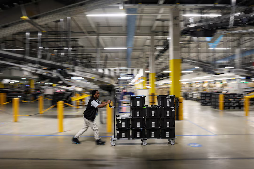Gallery - Amazon unveils new AI warehouse robot in $12 billion Europe push - image 1