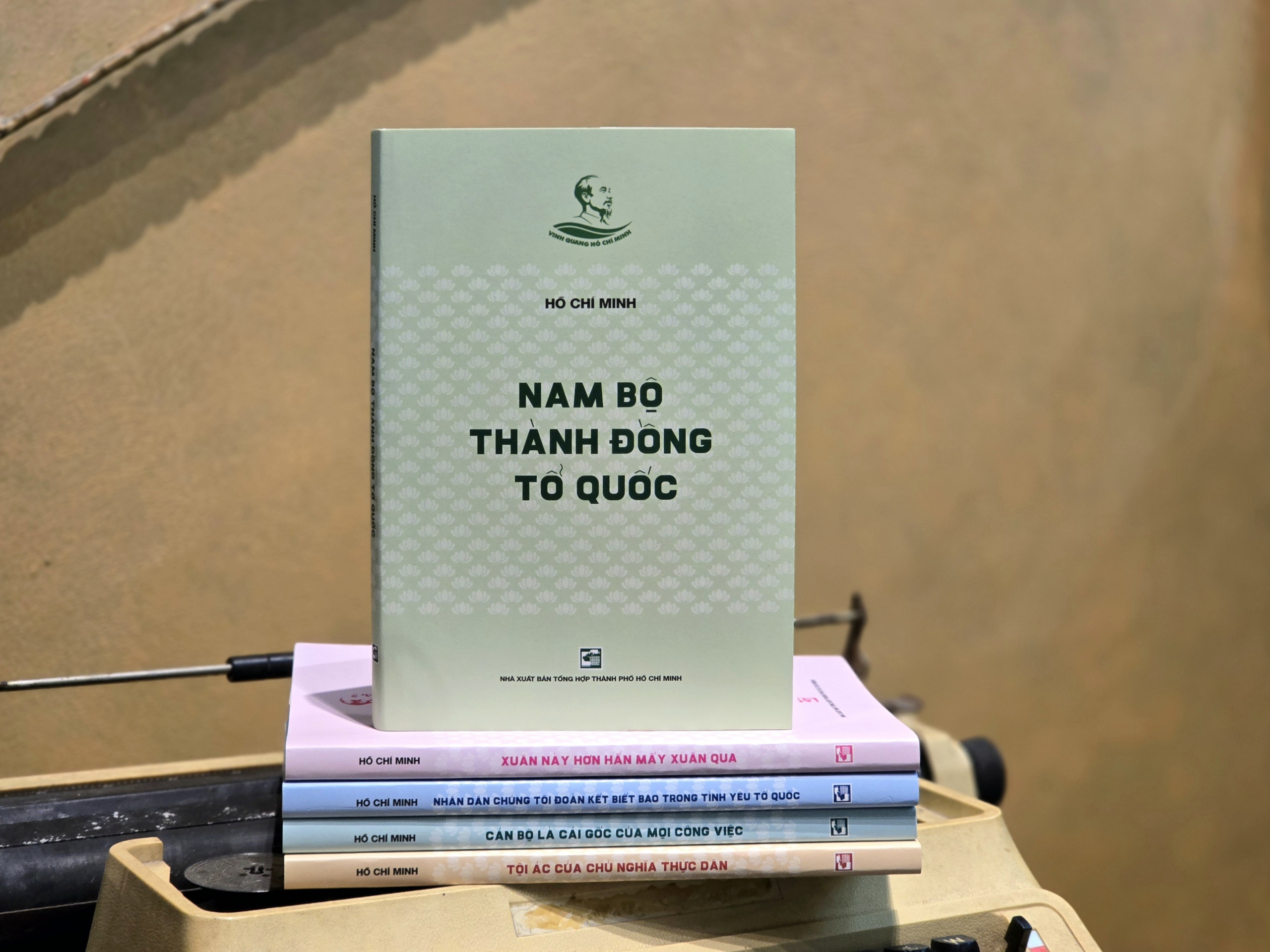 Hồ Chí Minh - Ảnh 2.