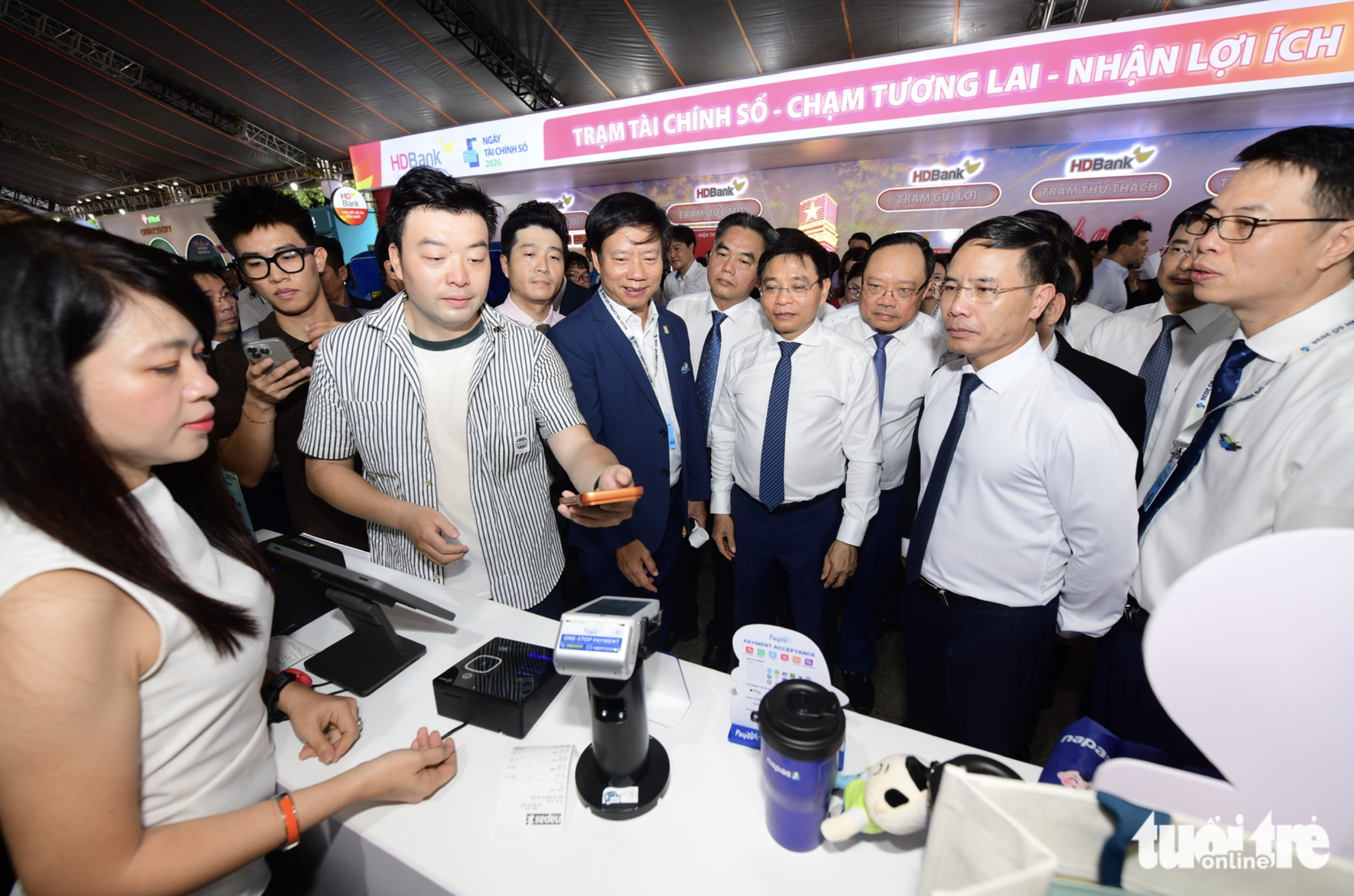 Digital Finance Day opens in downtown Ho Chi Minh City - Ảnh 4.