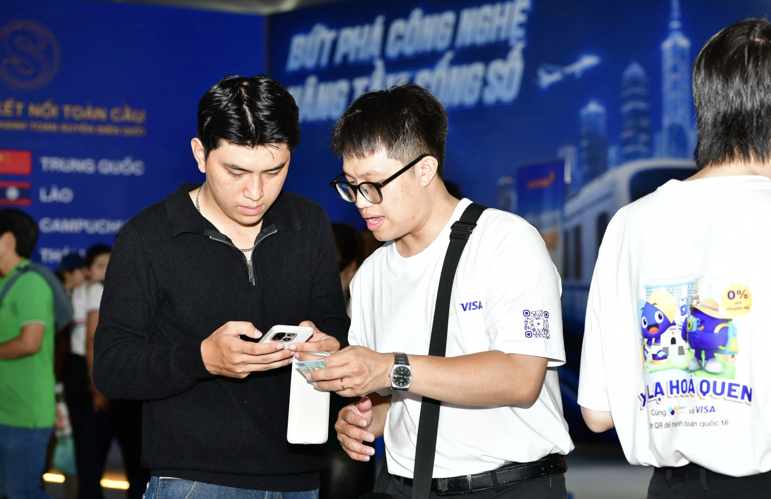 International visitors explore cross-border payment solutions at Digital Finance Day in Ho Chi Minh City - Ảnh 2.