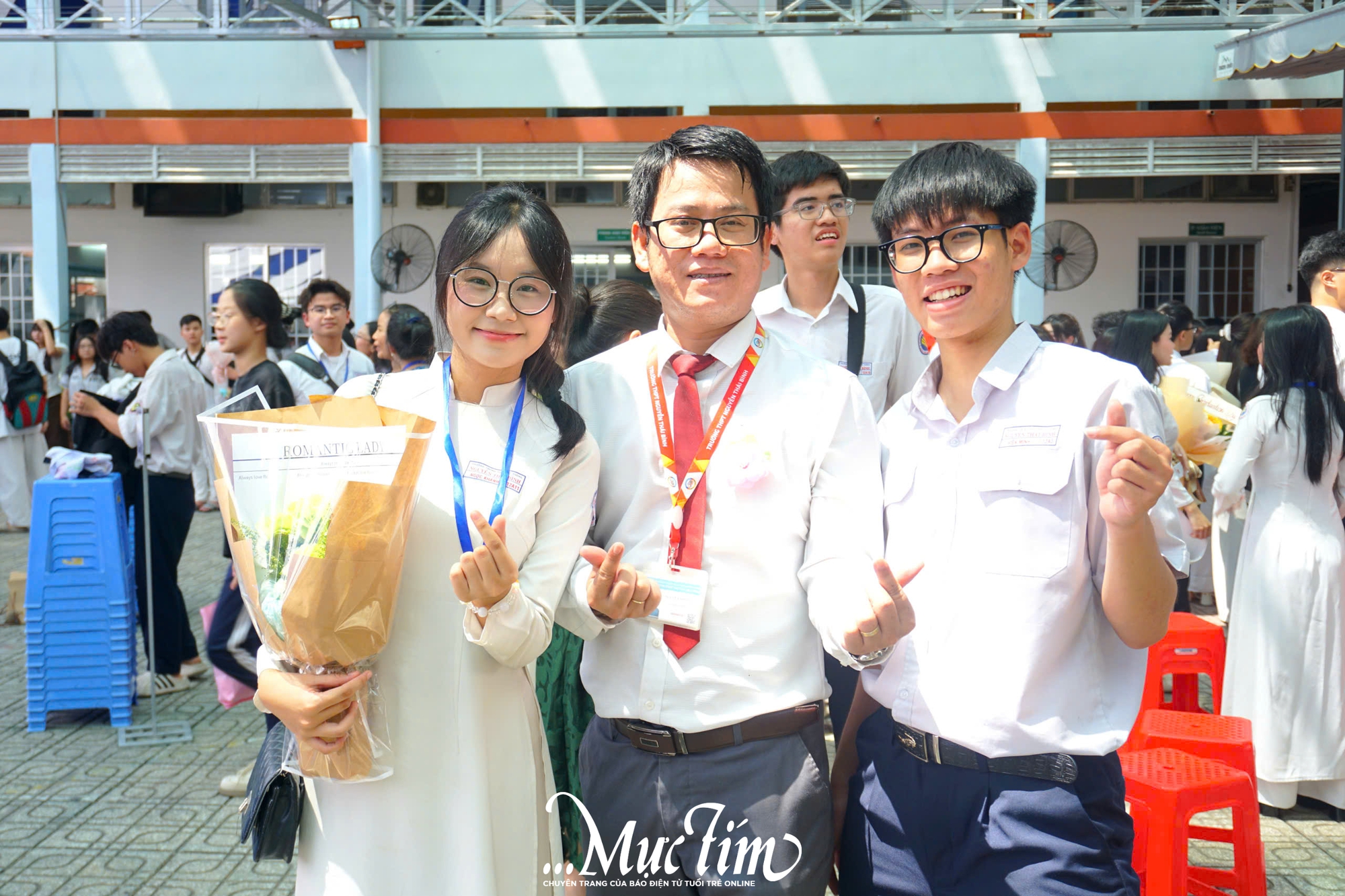 Cô hiệu trưởng Trường THPT Nguyễn Thái Bình gửi gắm ba lời dặn đến học trò trước ngày chia tay- Ảnh 4. Cô hiệu trưởng Trường THPT Nguyễn Thái Bình gửi gắm ba lời dặn đến học trò trước ngày chia tay- Ảnh 4.