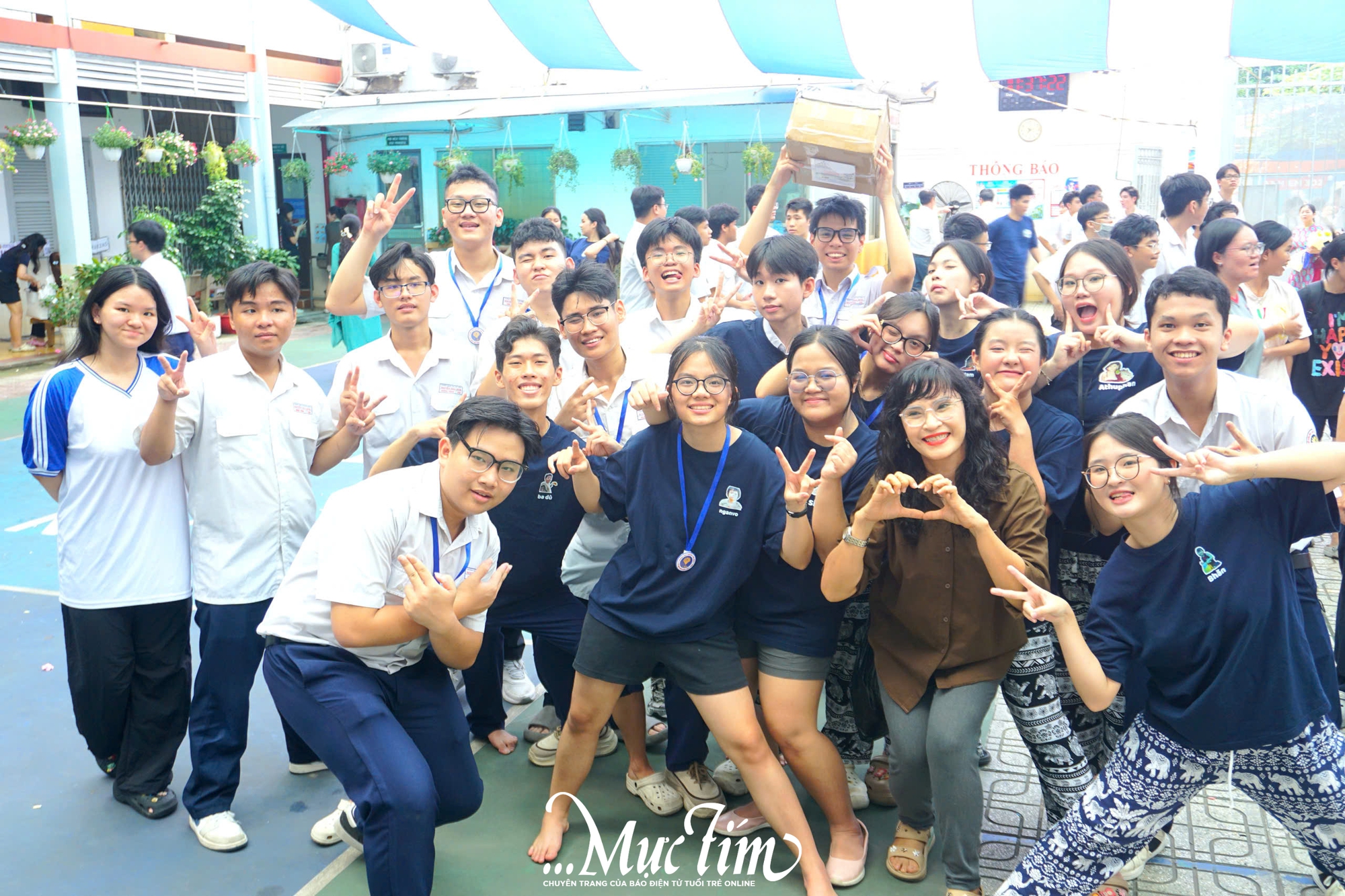 Cô hiệu trưởng Trường THPT Nguyễn Thái Bình gửi gắm ba lời dặn đến học trò trước ngày chia tay- Ảnh 12. Cô hiệu trưởng Trường THPT Nguyễn Thái Bình gửi gắm ba lời dặn đến học trò trước ngày chia tay- Ảnh 12.