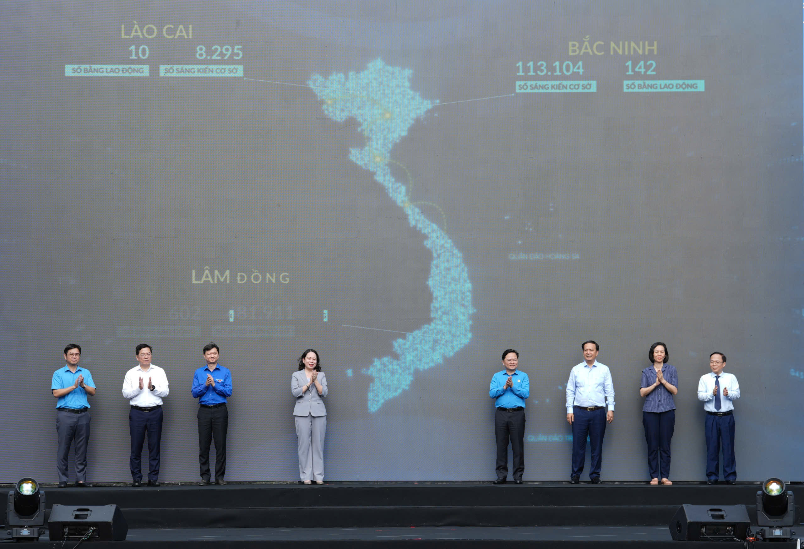 Phó Chủ tịch nước: Nâng năng suất lao động đi đôi với tăng thu nhập người lao động - Ảnh 2. thu nhập - Ảnh 2.