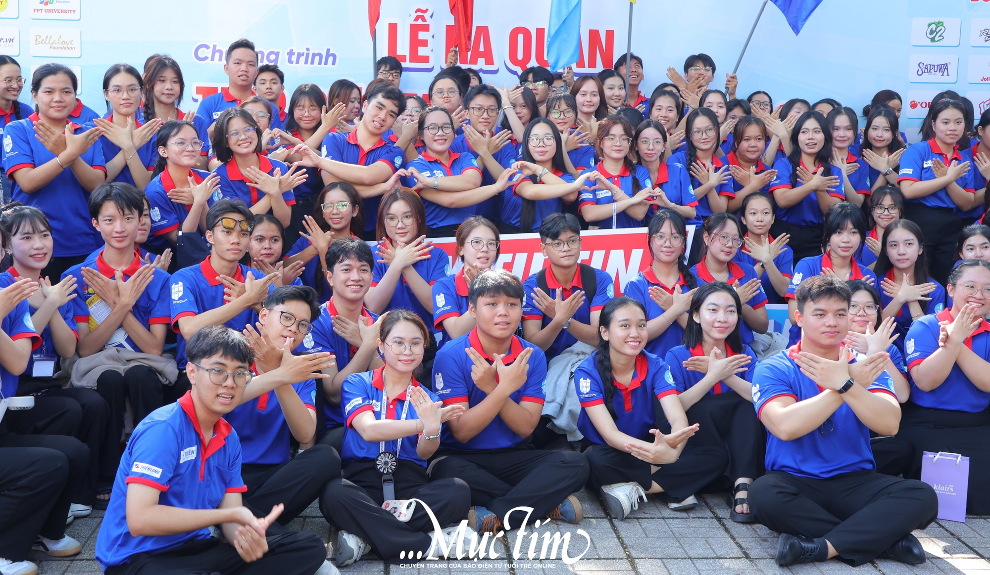 Hàng ngàn sinh viên tình nguyện hào hứng ra quân Tiếp sức mùa thi năm 2026 tại TP.HCM- Ảnh 1.