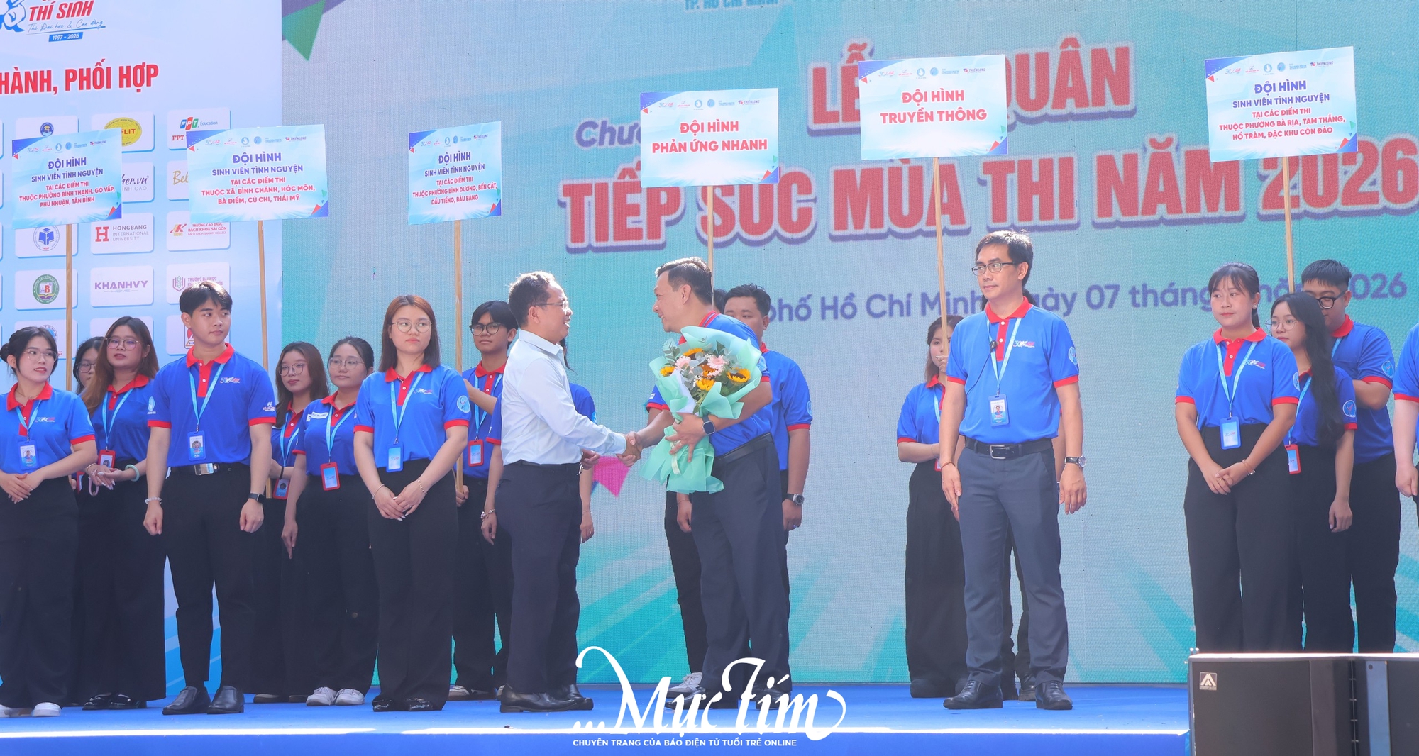 Hàng ngàn sinh viên tình nguyện hào hứng ra quân Tiếp sức mùa thi năm 2026 tại TP.HCM- Ảnh 3.