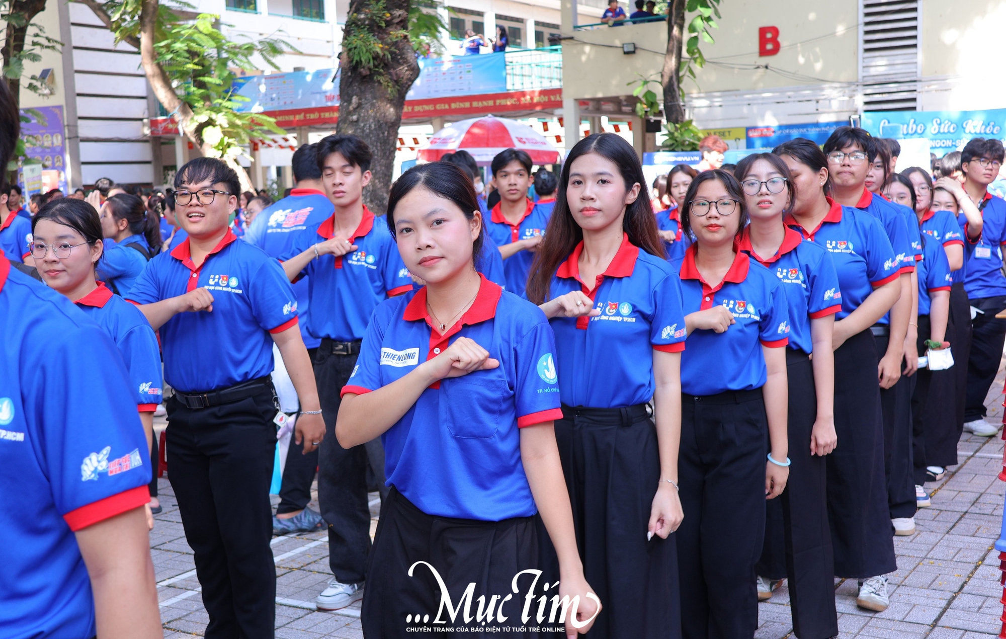 Hàng ngàn sinh viên tình nguyện hào hứng ra quân Tiếp sức mùa thi năm 2026 tại TP.HCM- Ảnh 10.