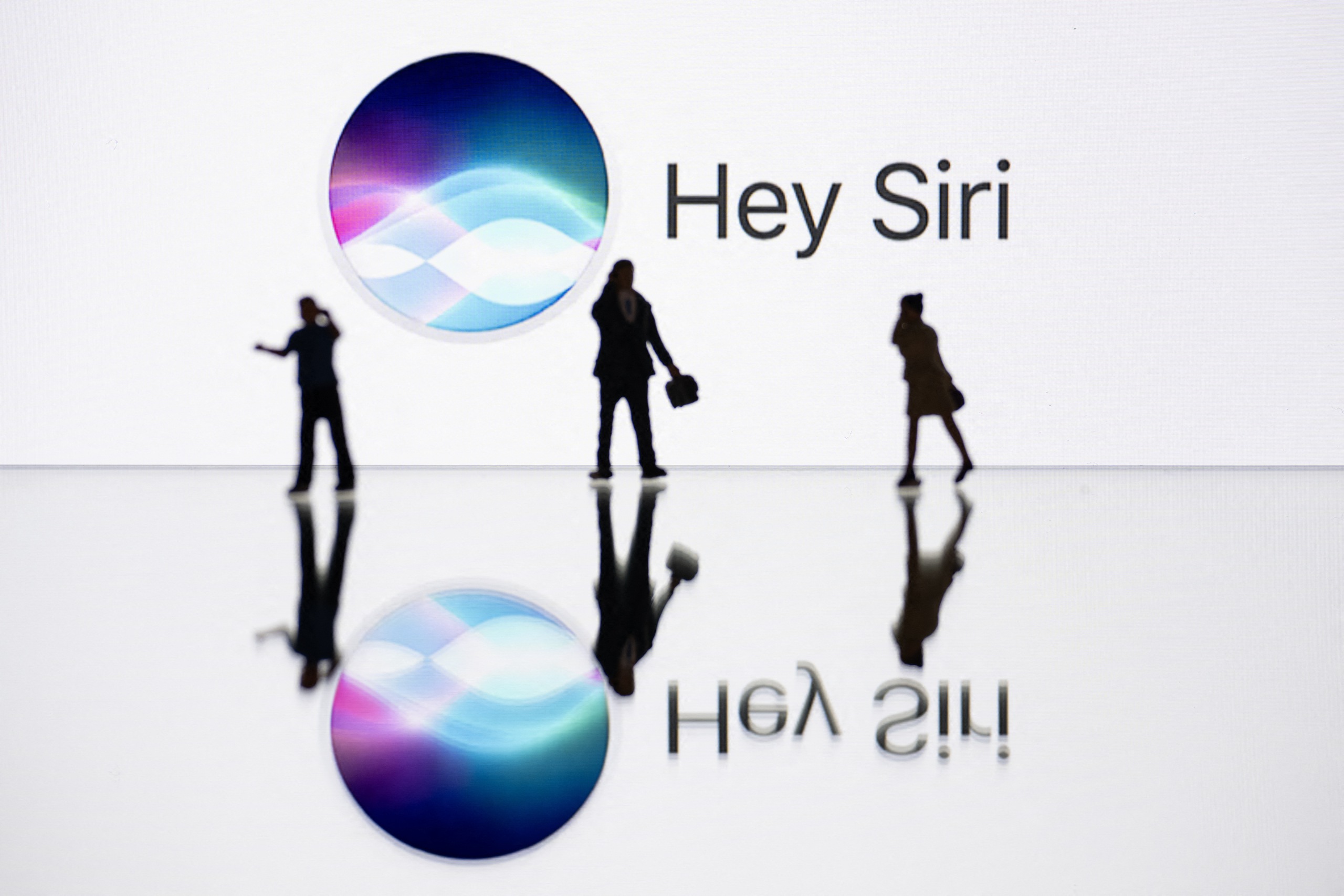 Apple liệu có 'cứu' được Siri sau hai năm hứa hẹn về AI? - Ảnh 1. Apple liệu có 'cứu' được Siri sau hai năm hứa hẹn về AI? - Ảnh 1.