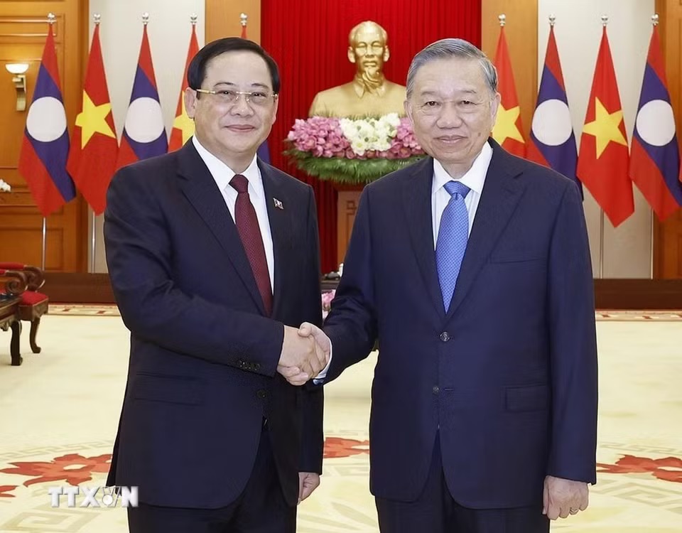 Việt - Lào ưu tiên các dự án hợp tác chiến lược, hỗ trợ hàng hoá Lào vươn ra khu vực và thế giới - Ảnh 1. Lào - Ảnh 1.