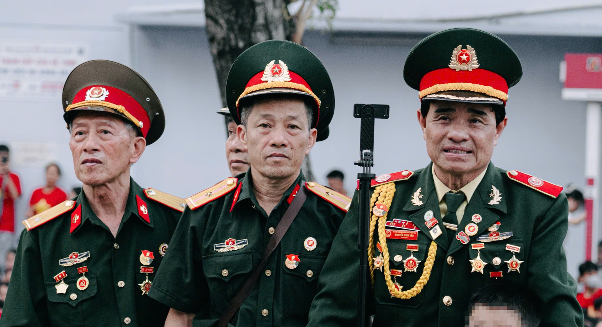 Bộ Nội vụ đề xuất bổ sung trường hợp được hưởng chính sách ưu đãi người có công - Ảnh 1.
