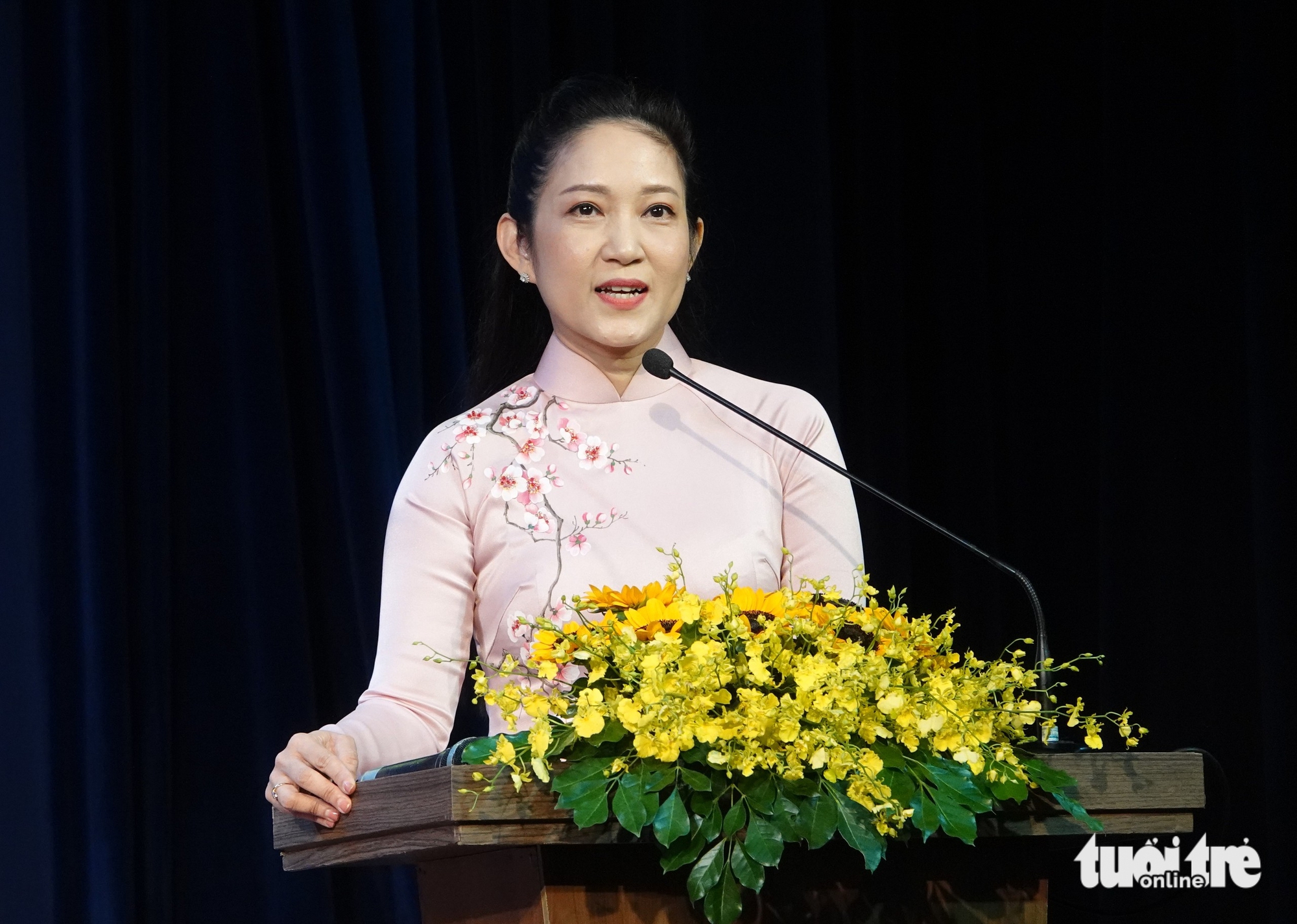sân khấu - Ảnh 4.