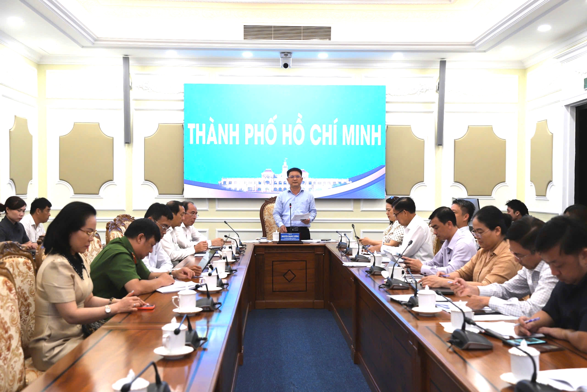 TP.HCM lập đội khám lưu động 'đi từng ngõ, gõ từng nhà' khám sức khỏe miễn phí - Ảnh 2.