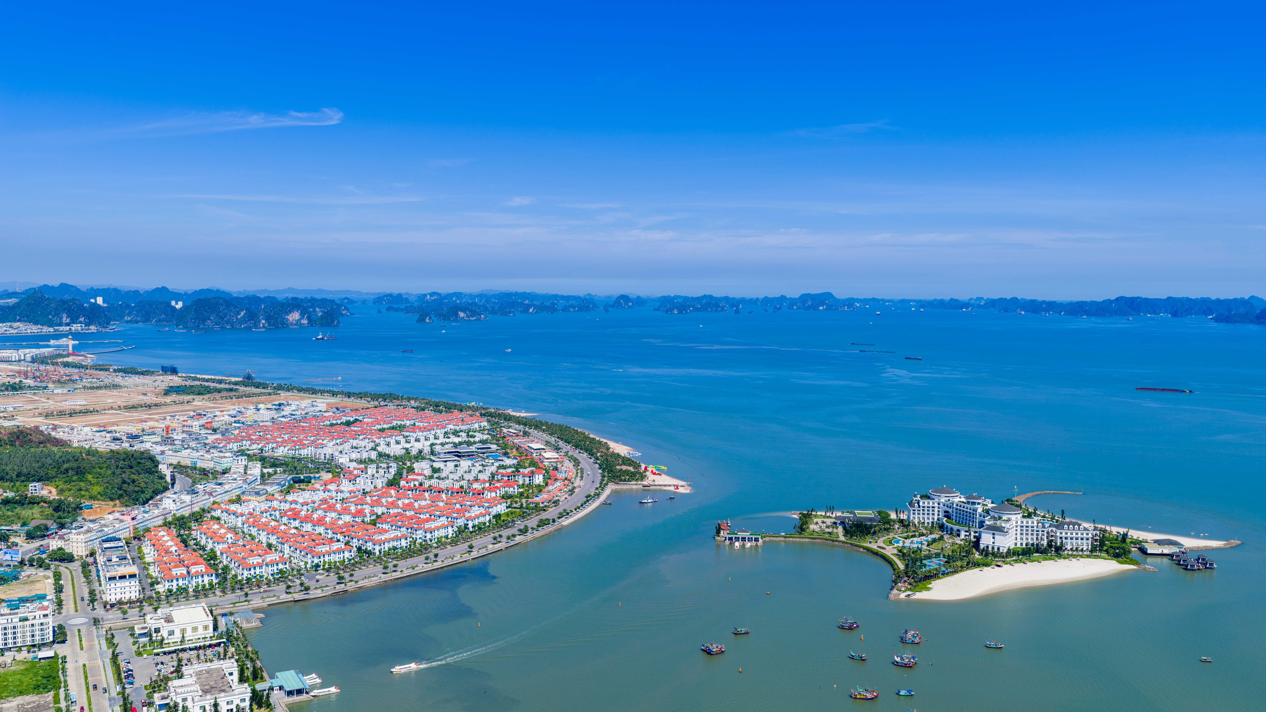 Thủ tướng đề nghị các địa phương có cam kết về kết quả và đóng góp nhiều hơn vào tăng trưởng cả nước - Ảnh 2.
