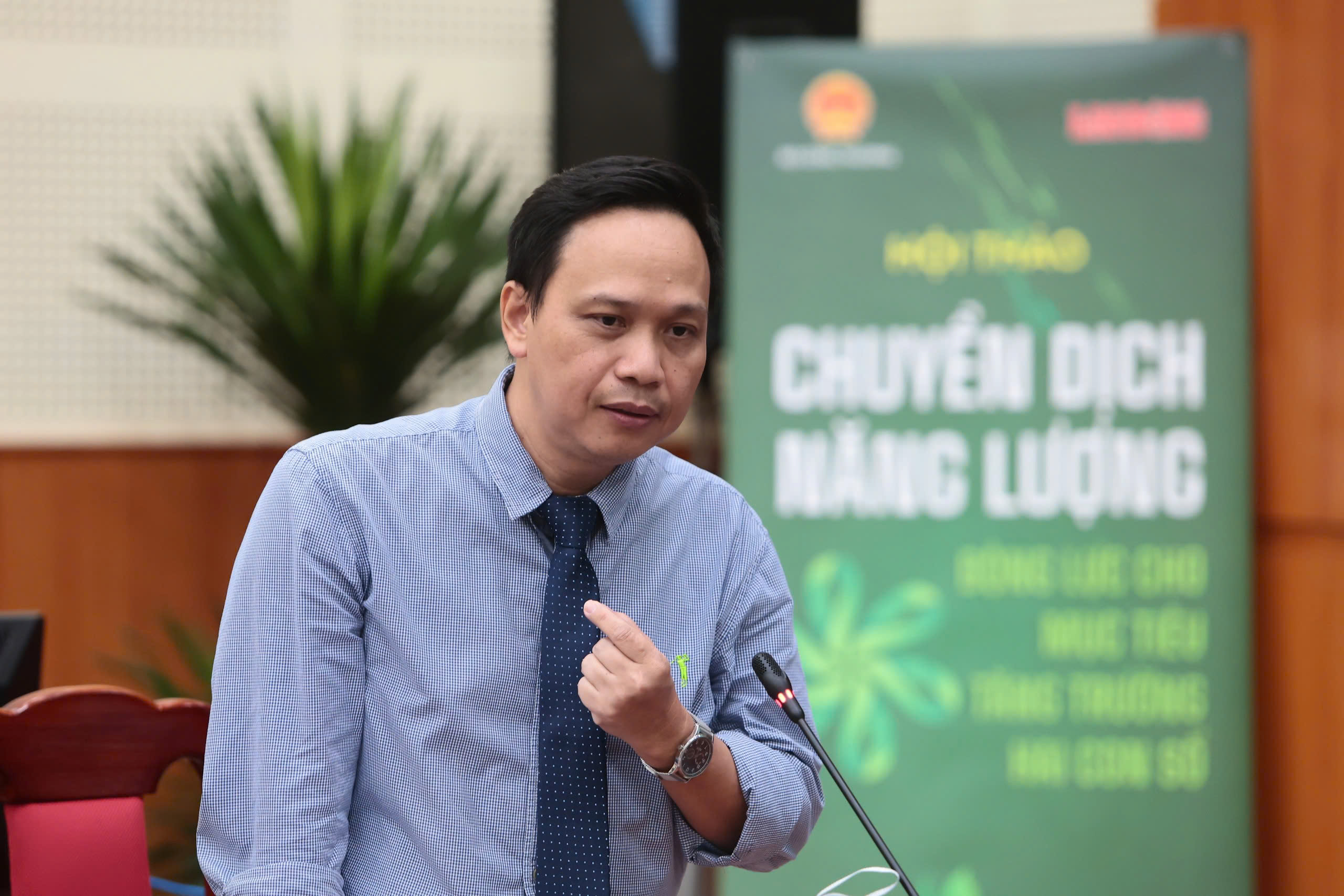 EVN có lãi trở lại, chuyên gia vẫn lo áp lực bảo đảm nguồn điện - Ảnh 1.
